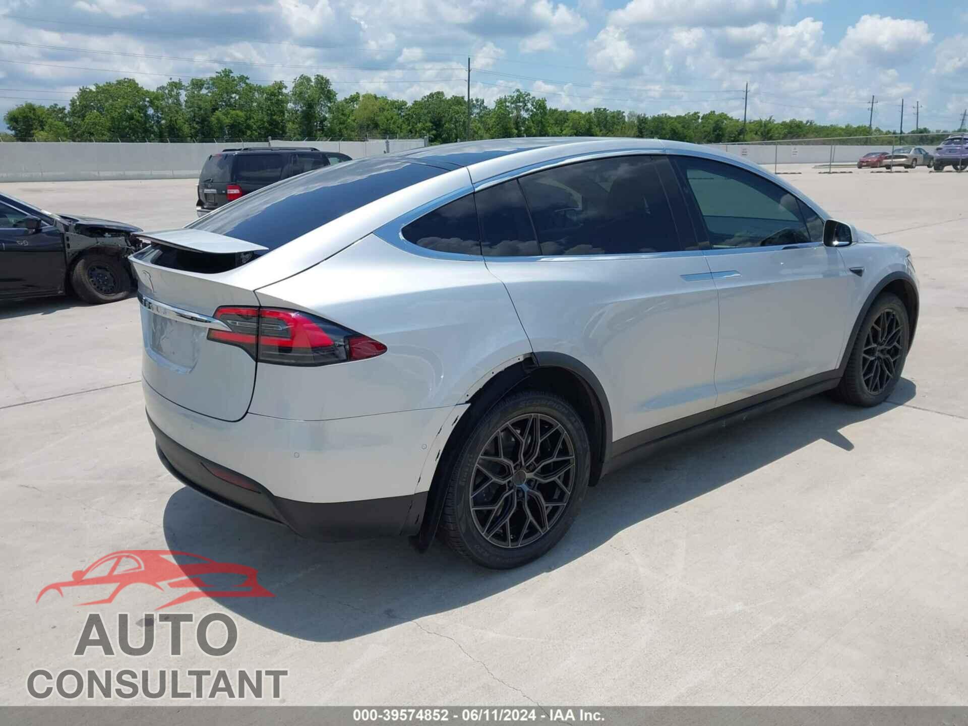 TESLA MODEL X 2018 - 5YJXCDE22JF090536