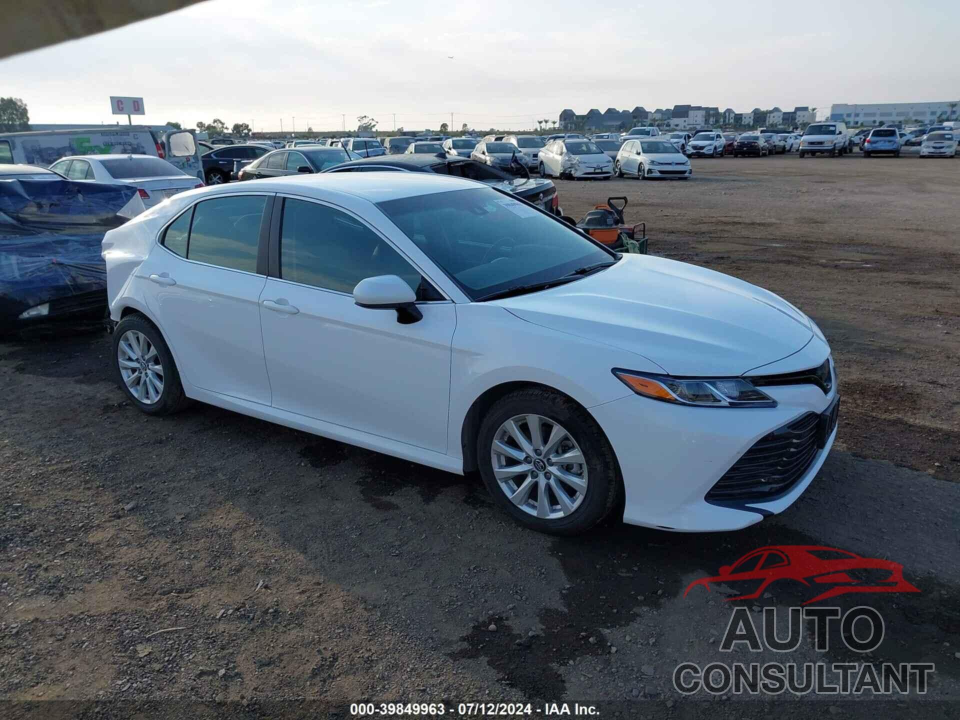 TOYOTA CAMRY 2018 - 4T1B11HK7JU637135