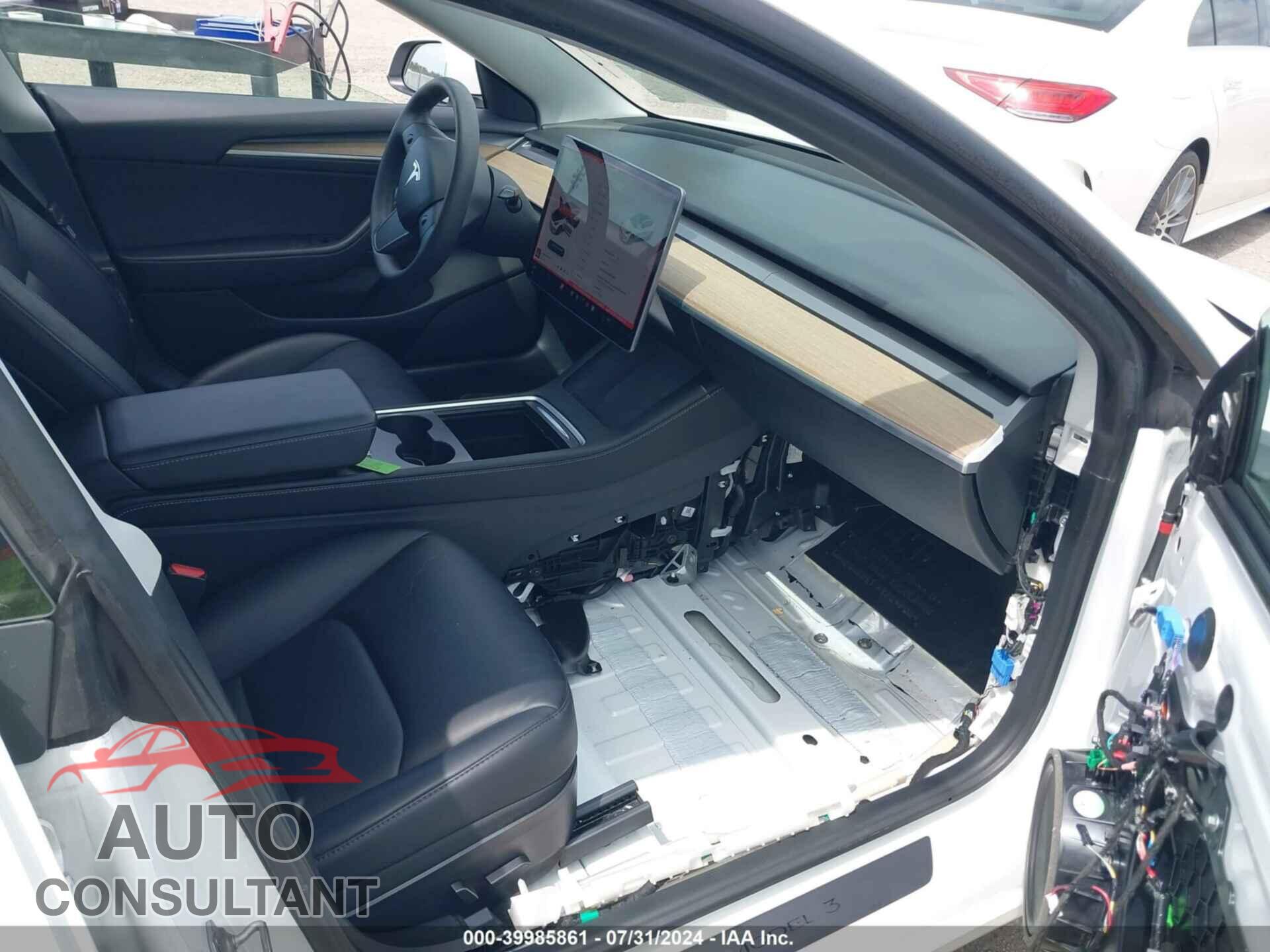 TESLA MODEL 3 2021 - 5YJ3E1EA4MF046458