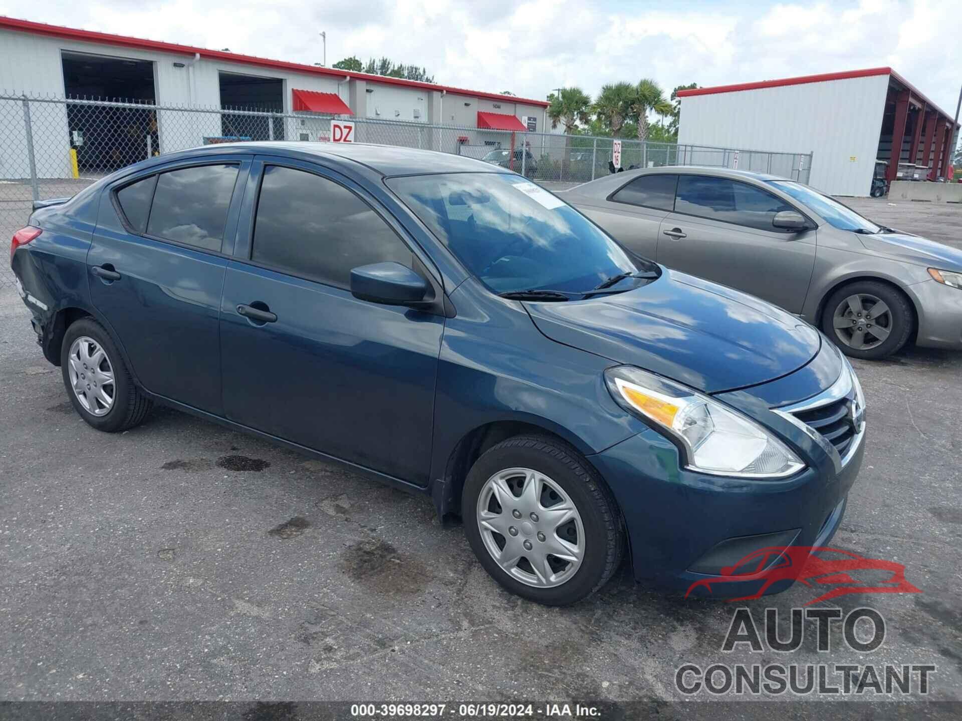 NISSAN VERSA 2017 - 3N1CN7AP8HL879705