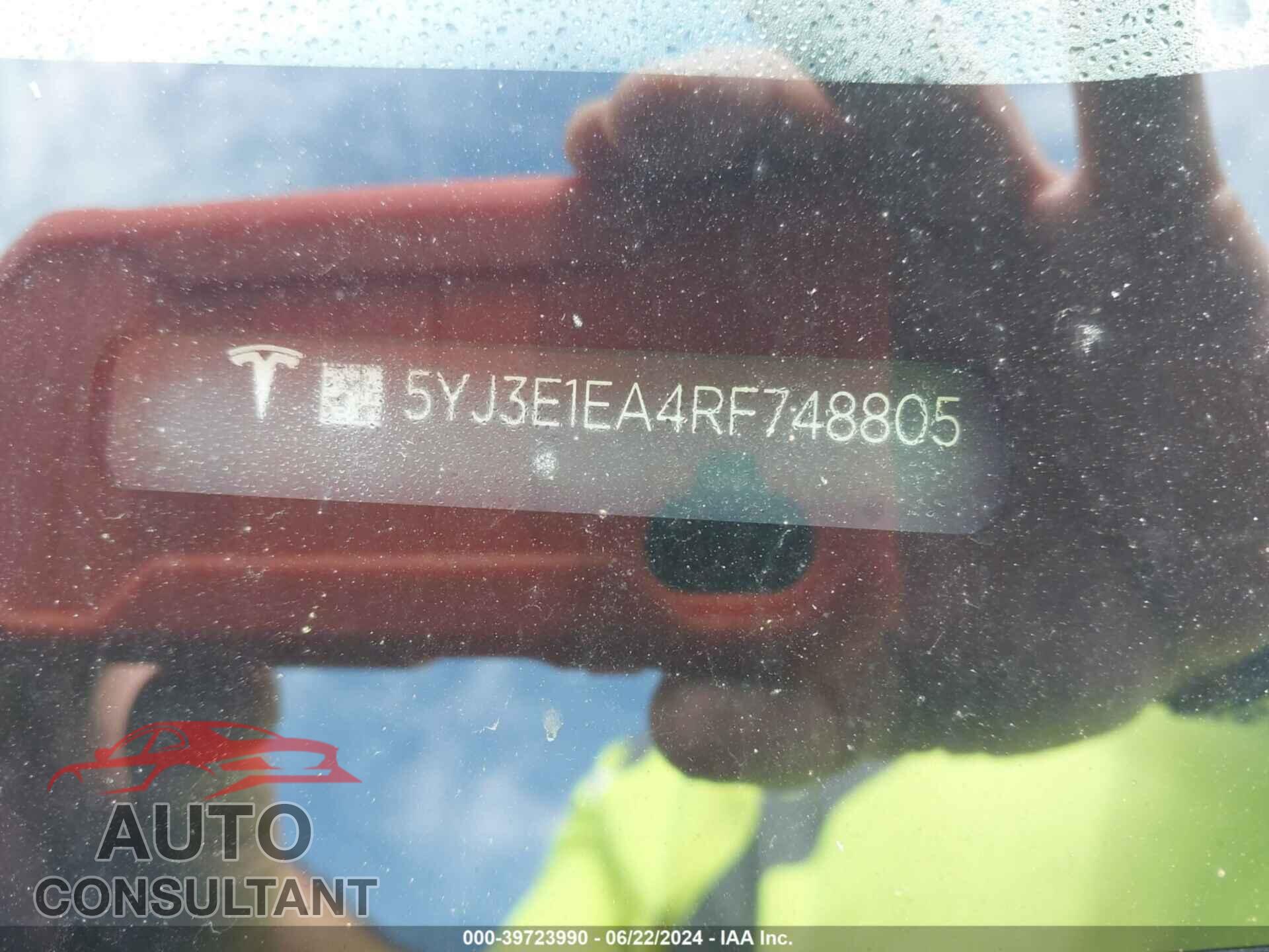 TESLA MODEL 3 2024 - 5YJ3E1EA4RF748805