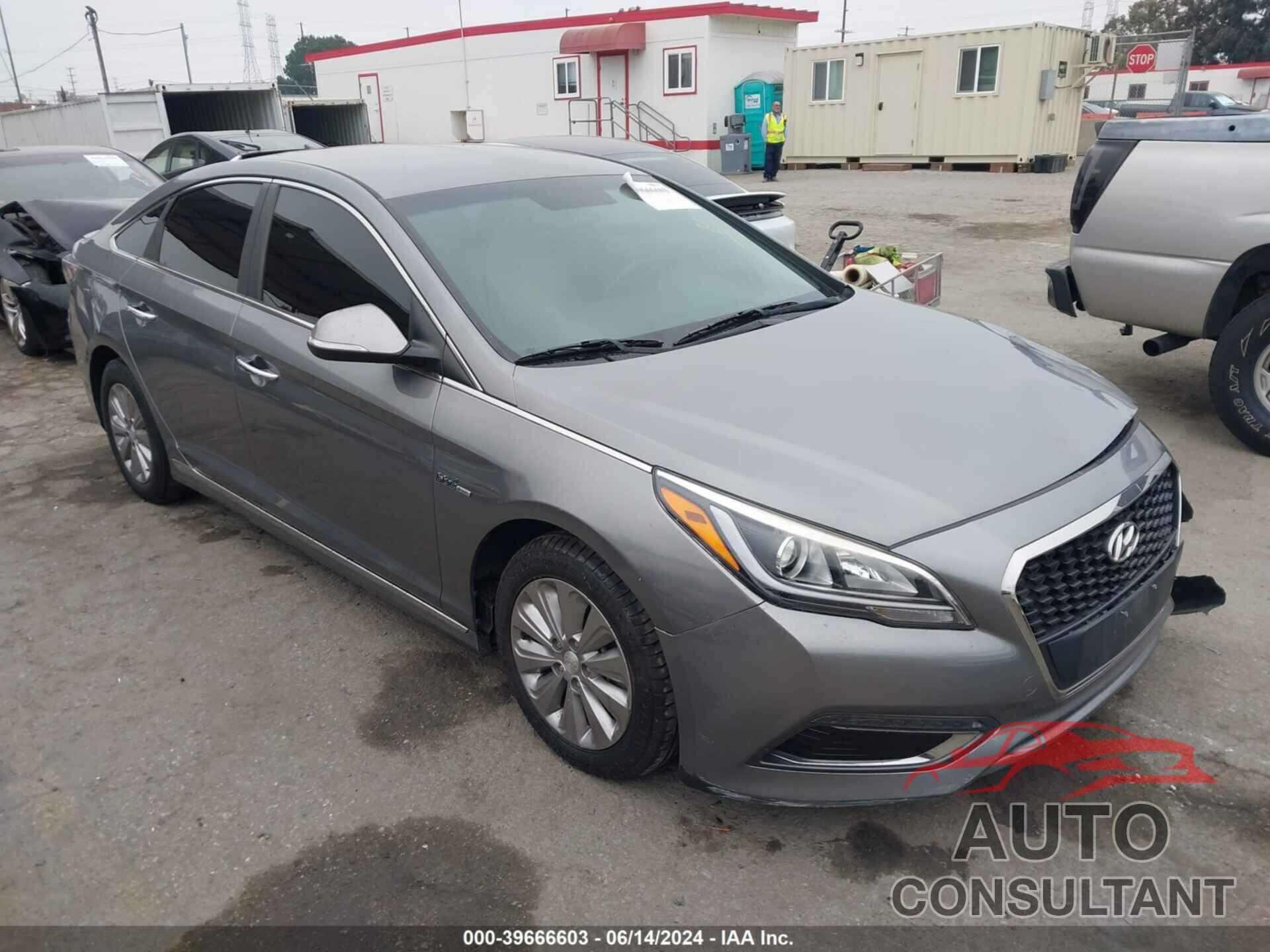 HYUNDAI SONATA HYBRID 2017 - KMHE24L31HA062313