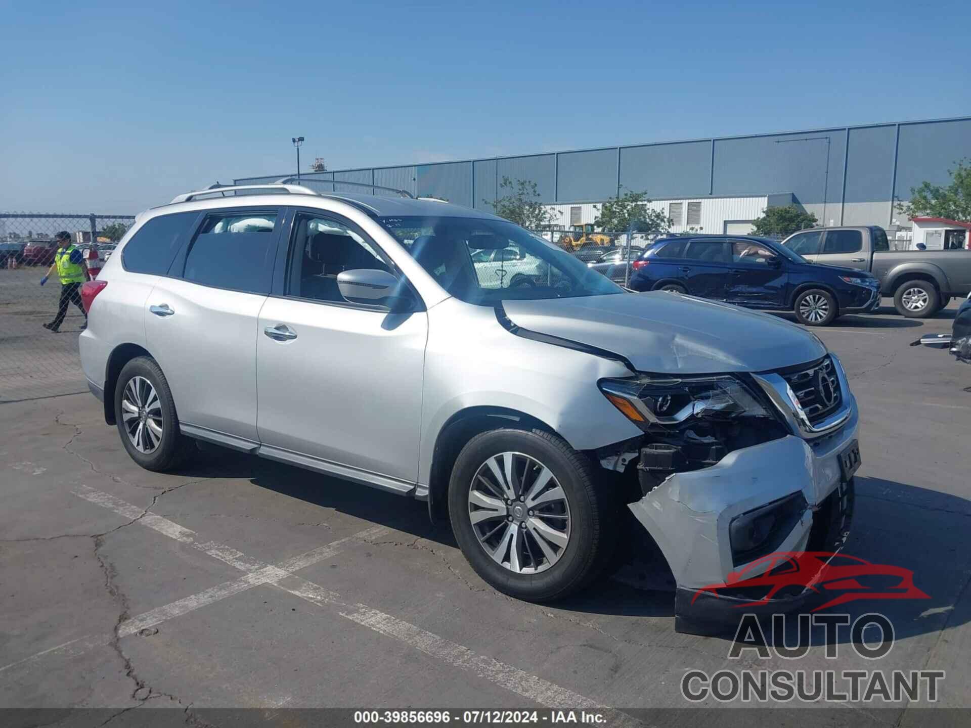 NISSAN PATHFINDER 2017 - 5N1DR2MN2HC651659