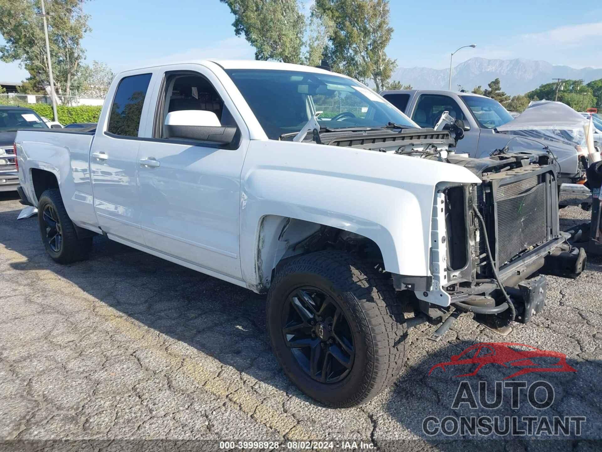 CHEVROLET SILVERADO 1500 2018 - 1GCRCREH4JZ119958