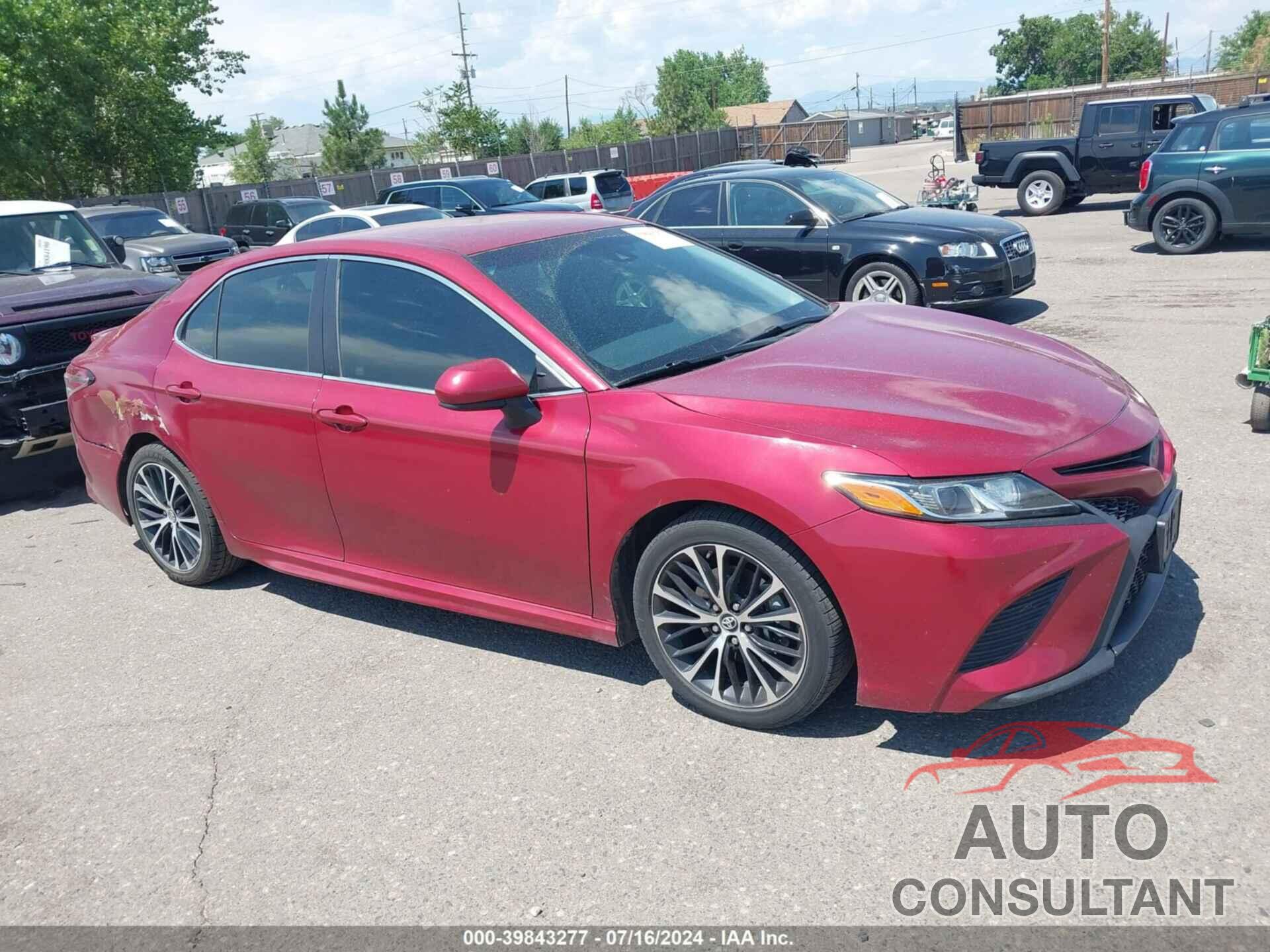 TOYOTA CAMRY 2018 - 4T1B11HK1JU561539