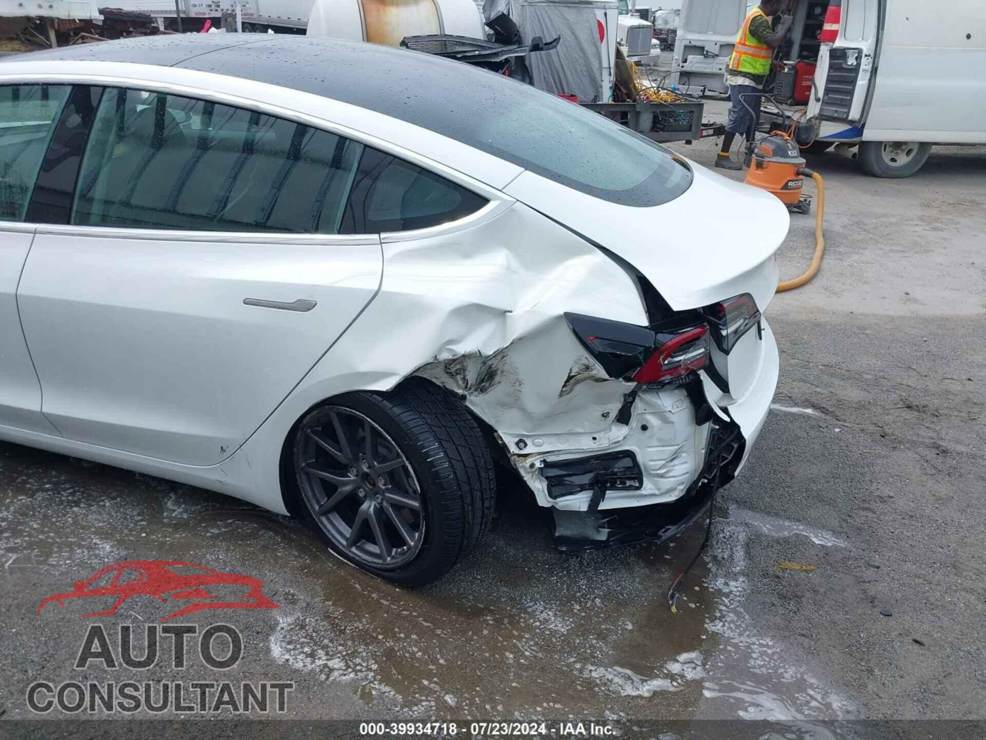 TESLA MODEL 3 2019 - 5YJ3E1EB7KF418381