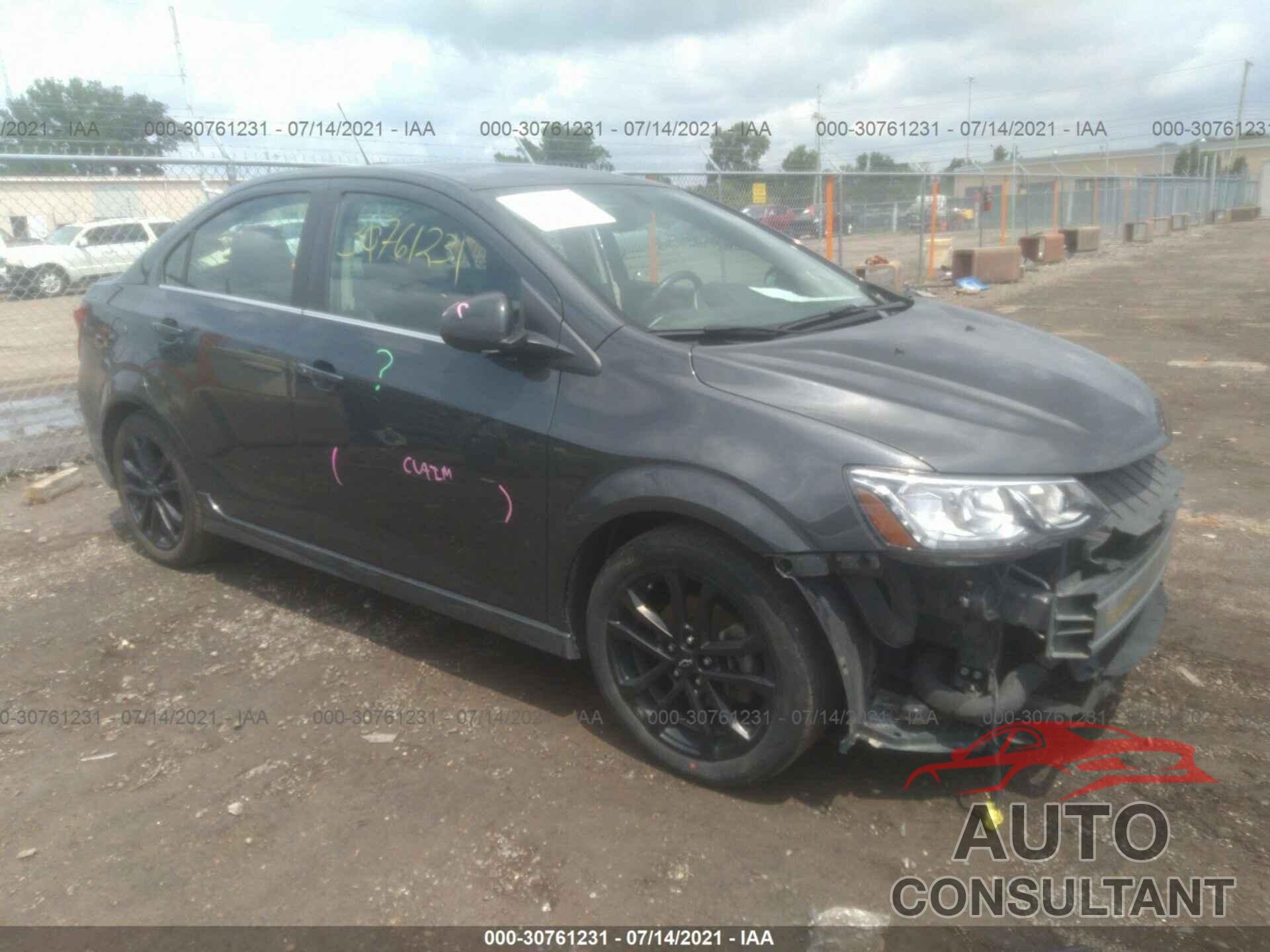 CHEVROLET SONIC 2019 - 1G1JF5SB6K4139701