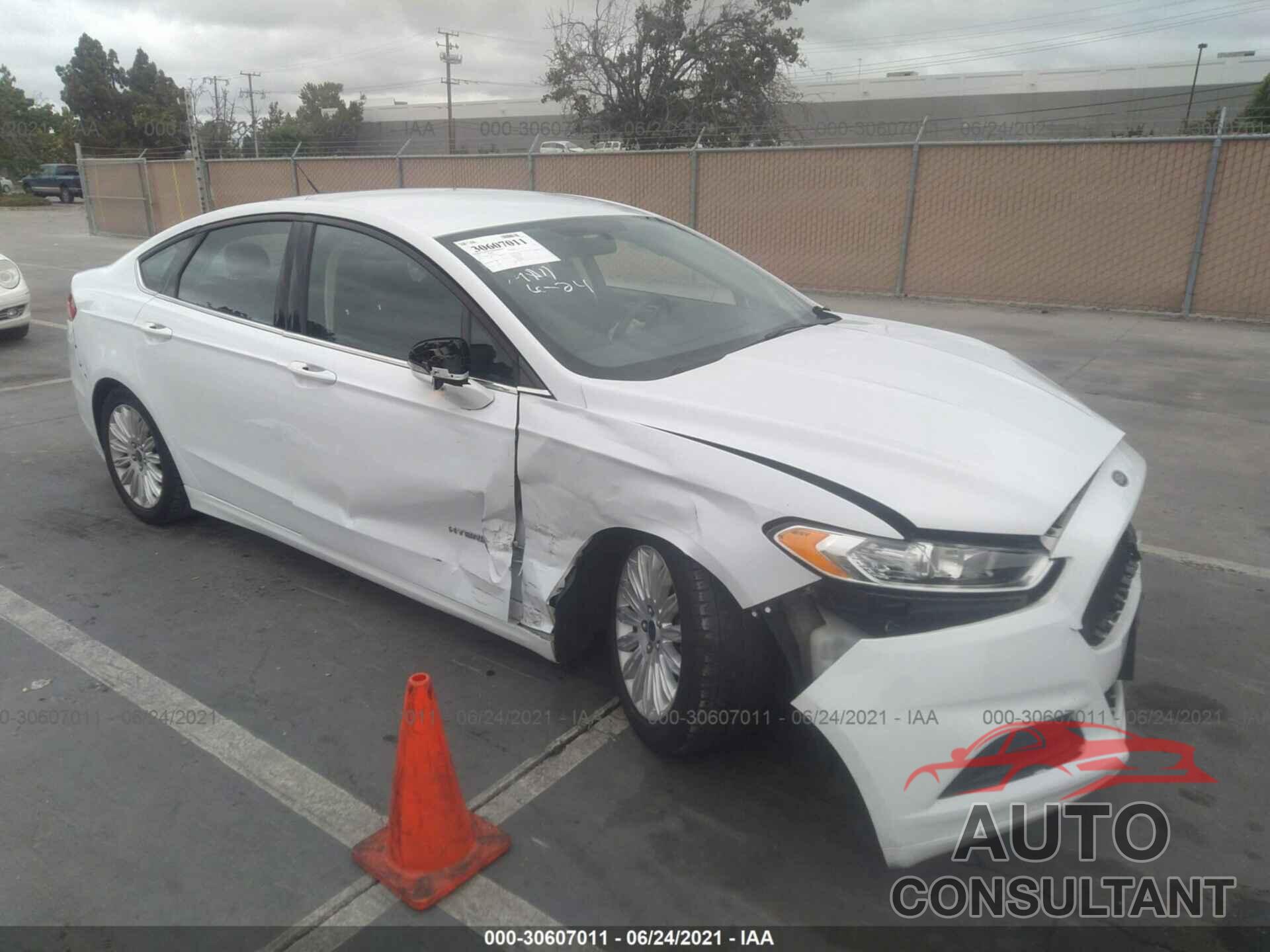 FORD FUSION 2016 - 3FA6P0LU4GR305747