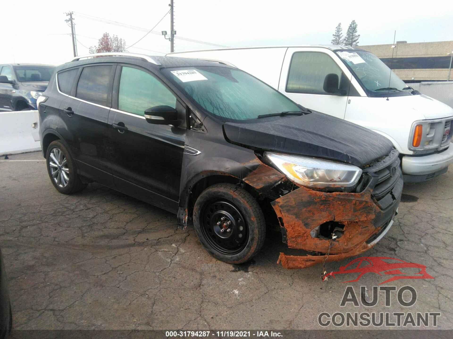 FORD ESCAPE 2017 - 1FMCU0J9XHUC35066