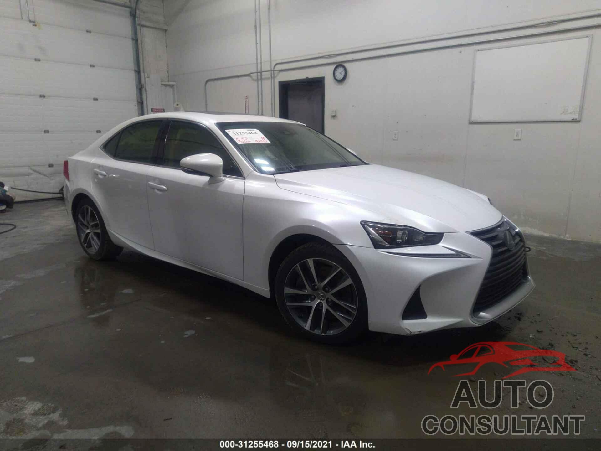 LEXUS IS 2018 - JTHC81D28J5032866