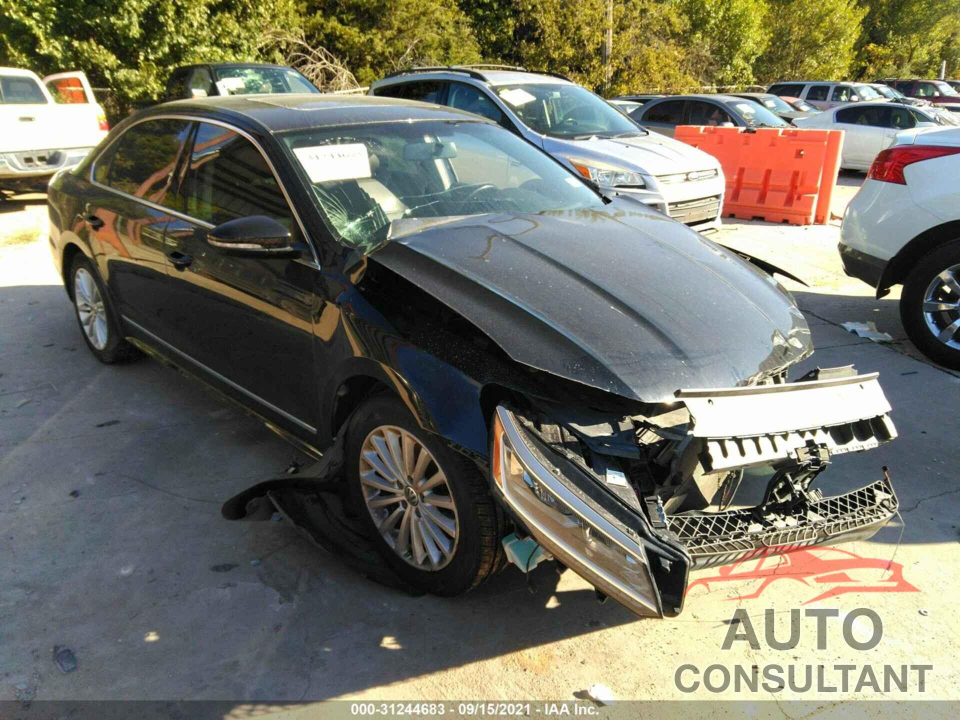 VOLKSWAGEN PASSAT 2017 - 1VWBT7A30HC044010