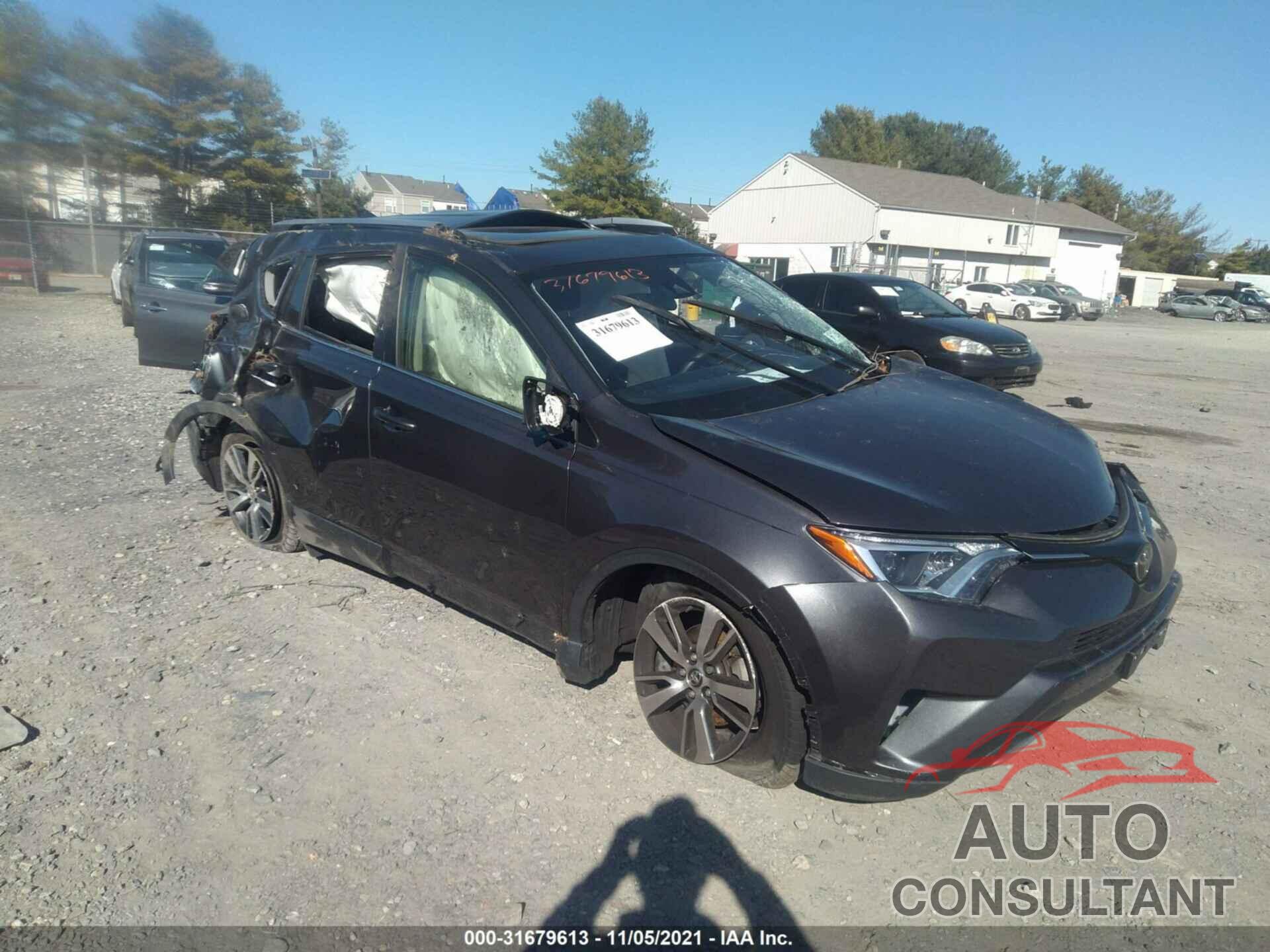 TOYOTA RAV4 2018 - JTMRFREV6JJ742073