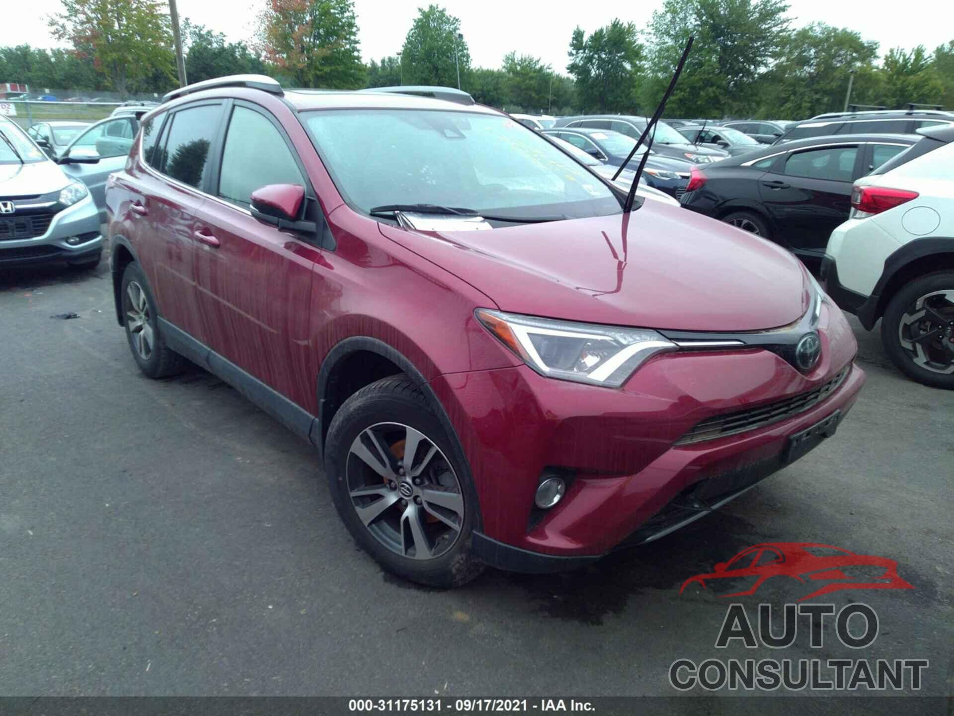 TOYOTA RAV4 2018 - JTMRFREVXJD252475