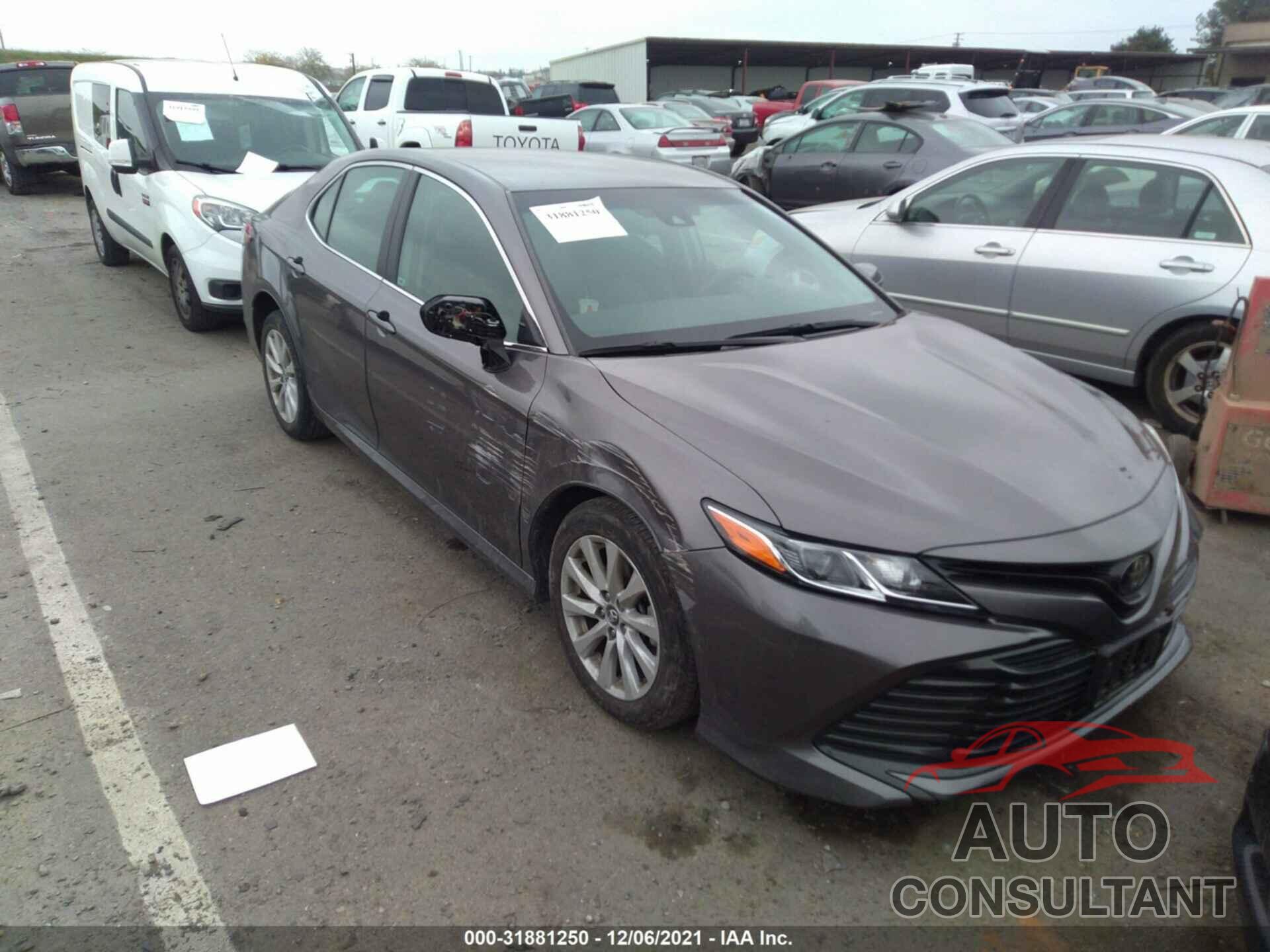 TOYOTA CAMRY 2018 - 4T1B11HK2JU147170