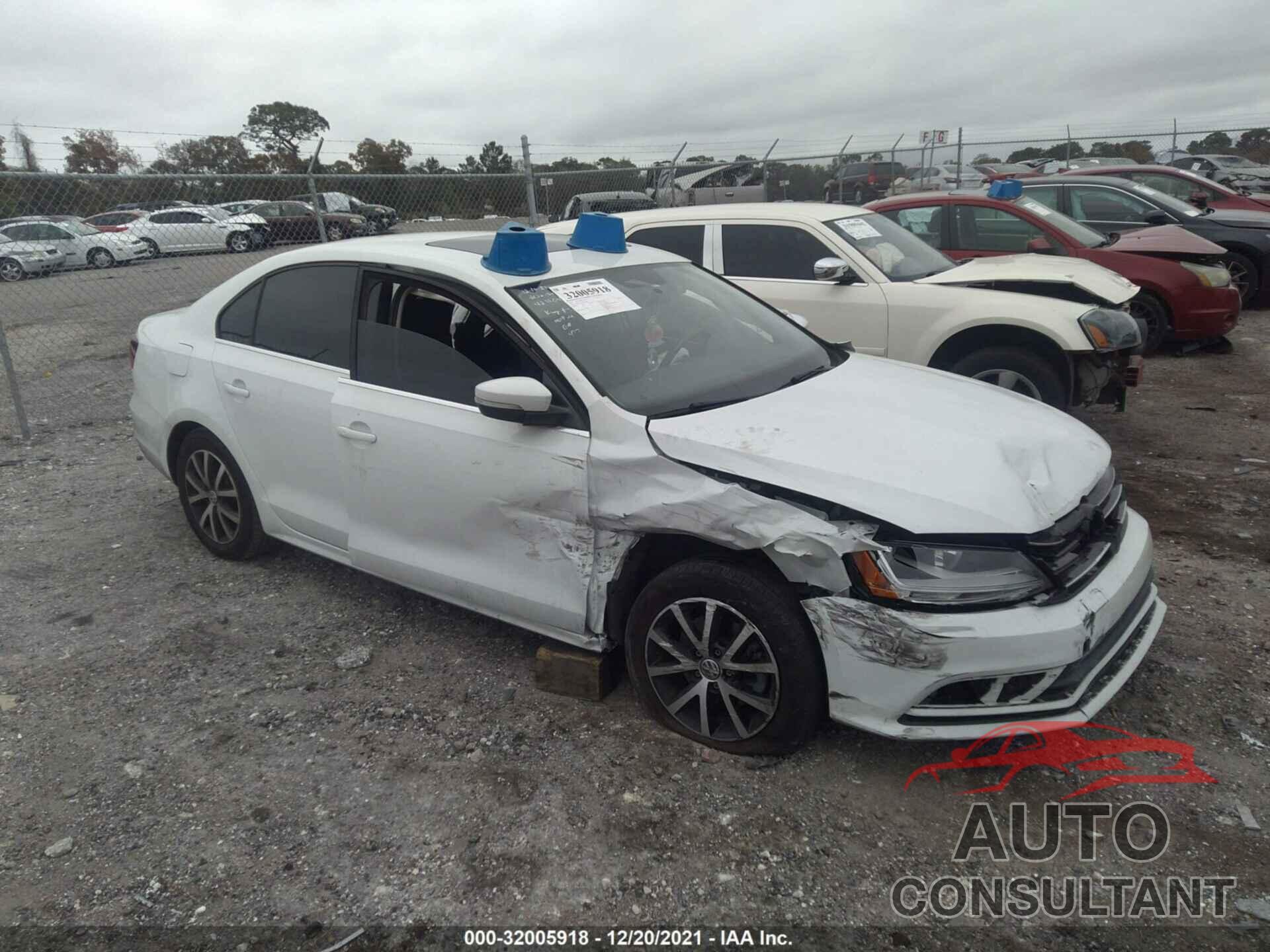 VOLKSWAGEN JETTA 2017 - 3VWDB7AJ9HM308592