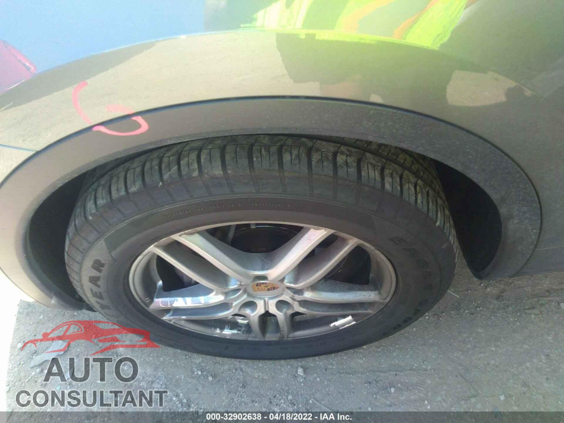 PORSCHE CAYENNE 2016 - WP1AA2A29GKA11475