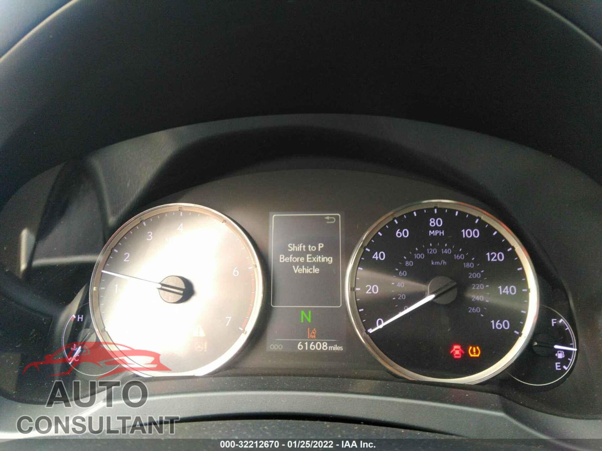 LEXUS IS 2017 - JTHBA1D25H5052437