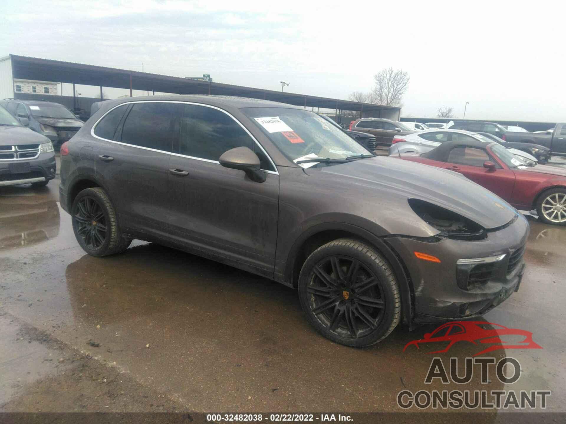 PORSCHE CAYENNE 2016 - WP1AA2A26GKA11885