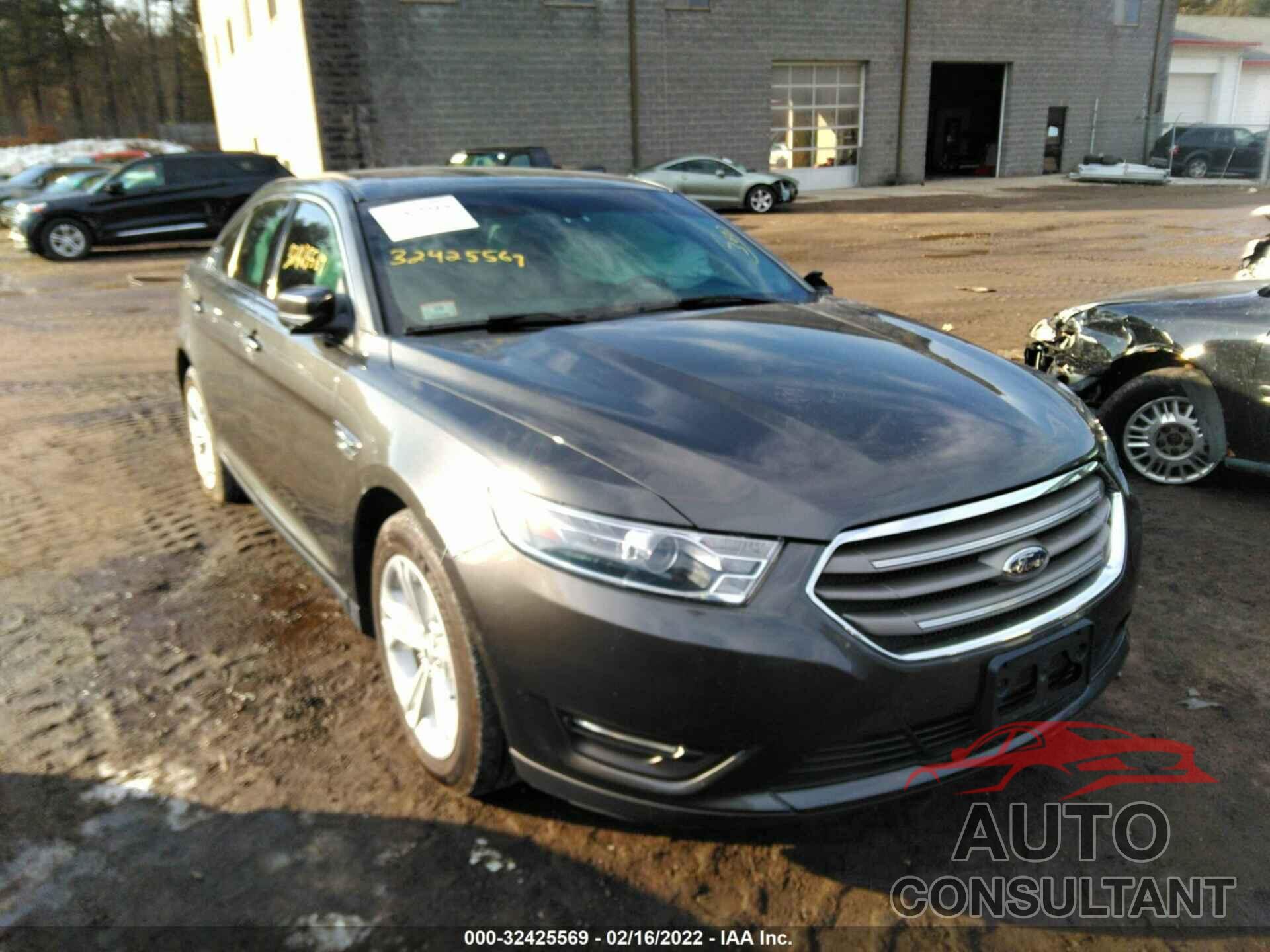 FORD TAURUS 2019 - 1FAHP2H87KG110211