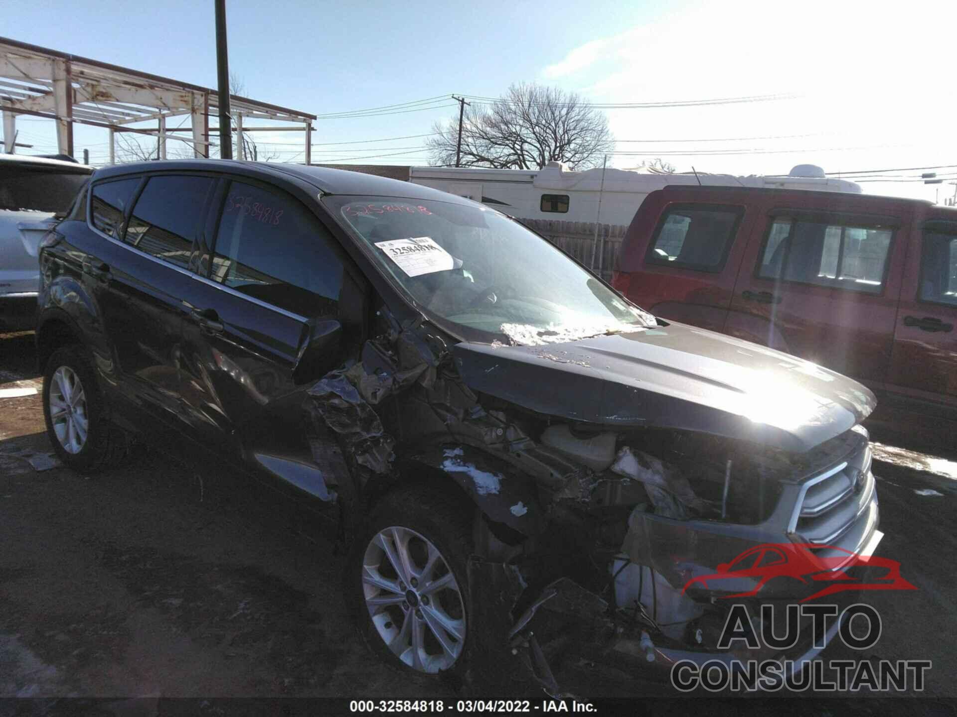 FORD ESCAPE 2017 - 1FMCU9G95HUE57011