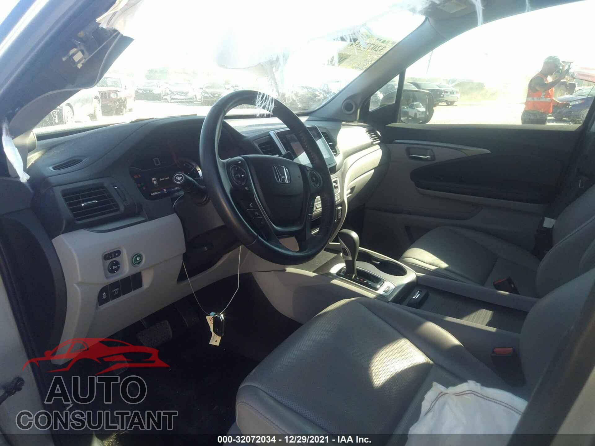 HONDA RIDGELINE 2017 - 5FPYK2F63HB010529