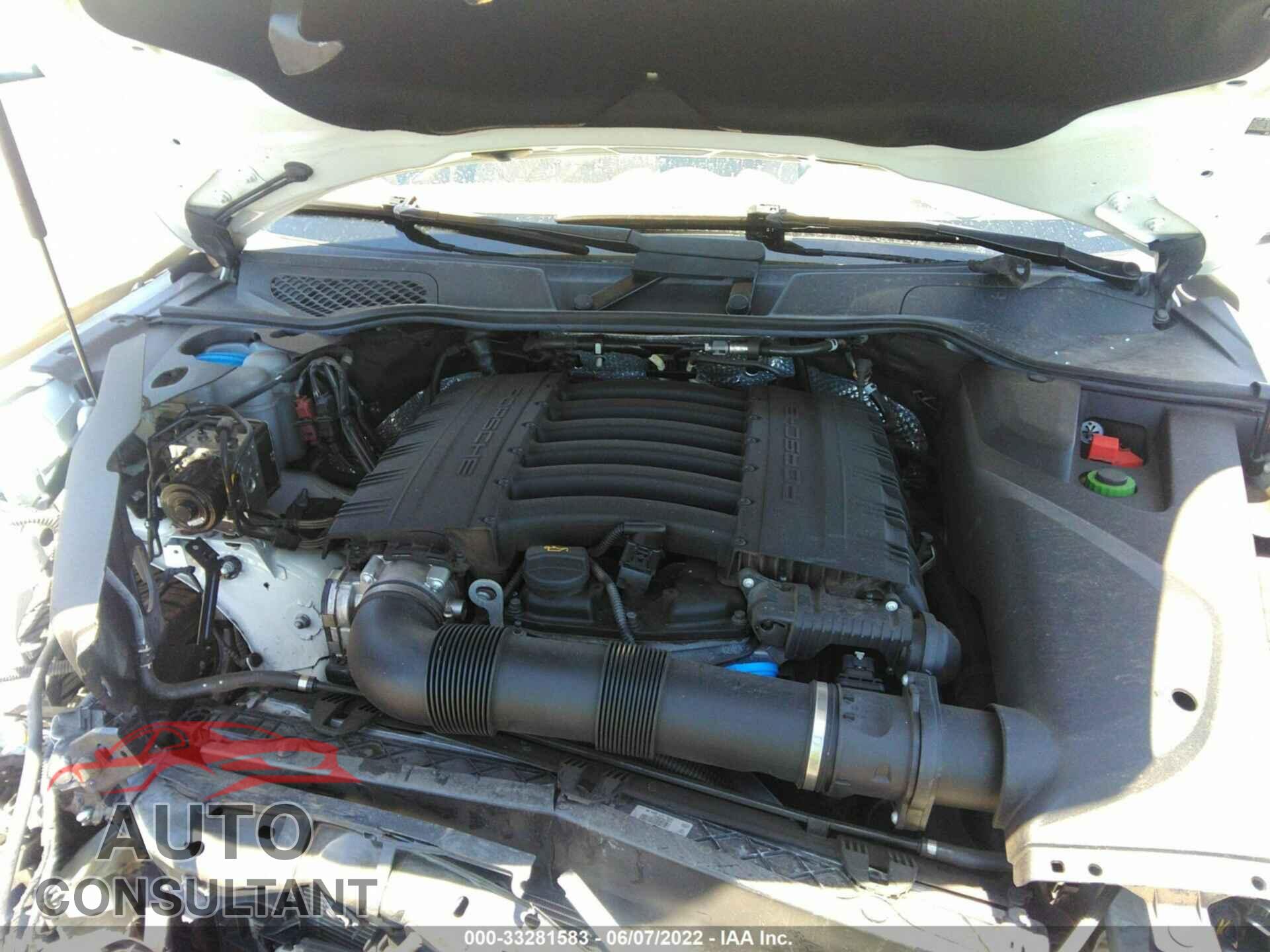 PORSCHE CAYENNE 2017 - WP1AA2A29HKA81155