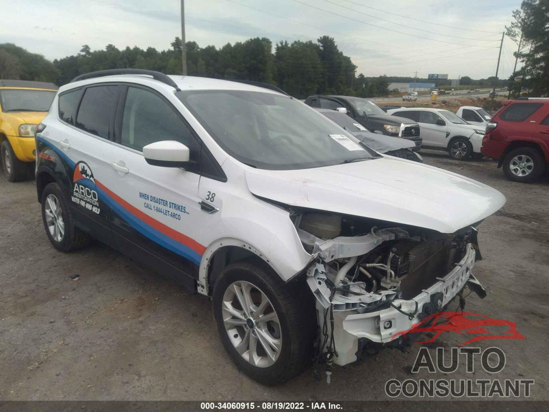 FORD ESCAPE 2017 - 1FMCU0GD4HUD34039