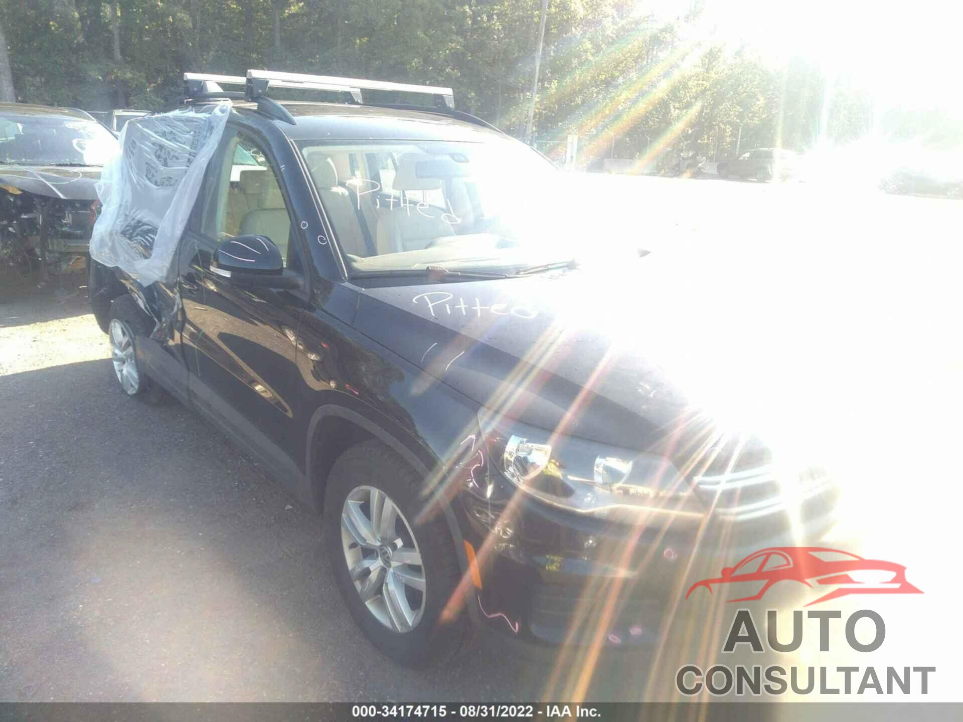 VOLKSWAGEN TIGUAN 2017 - WVGBV7AX6HK012874