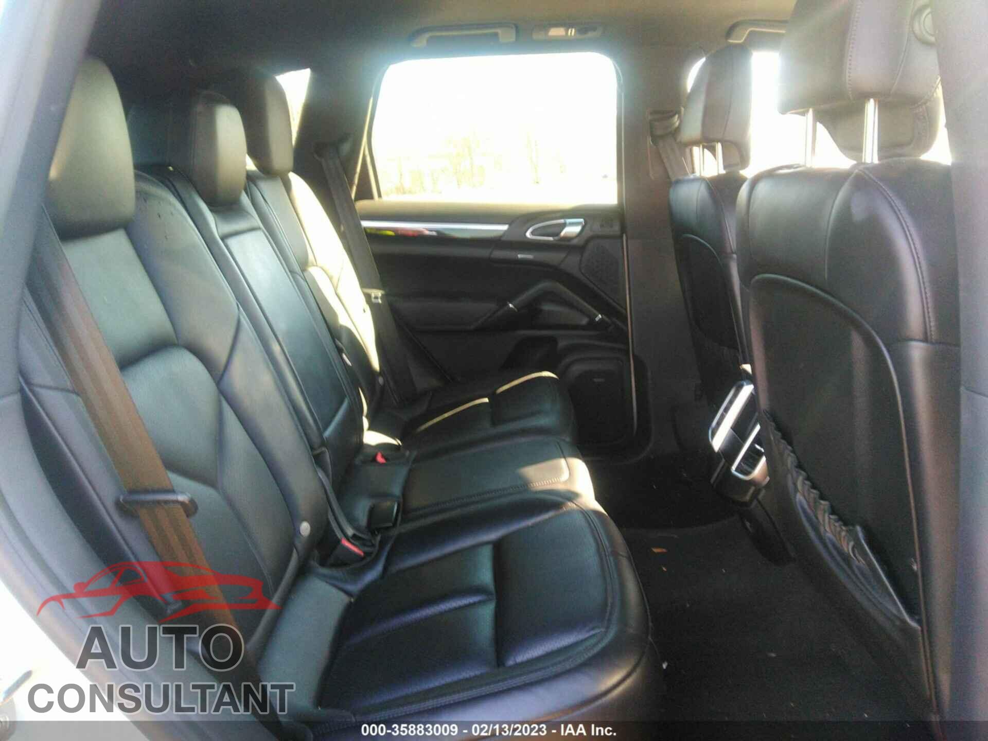 PORSCHE CAYENNE 2016 - WP1AA2A23GKA37361