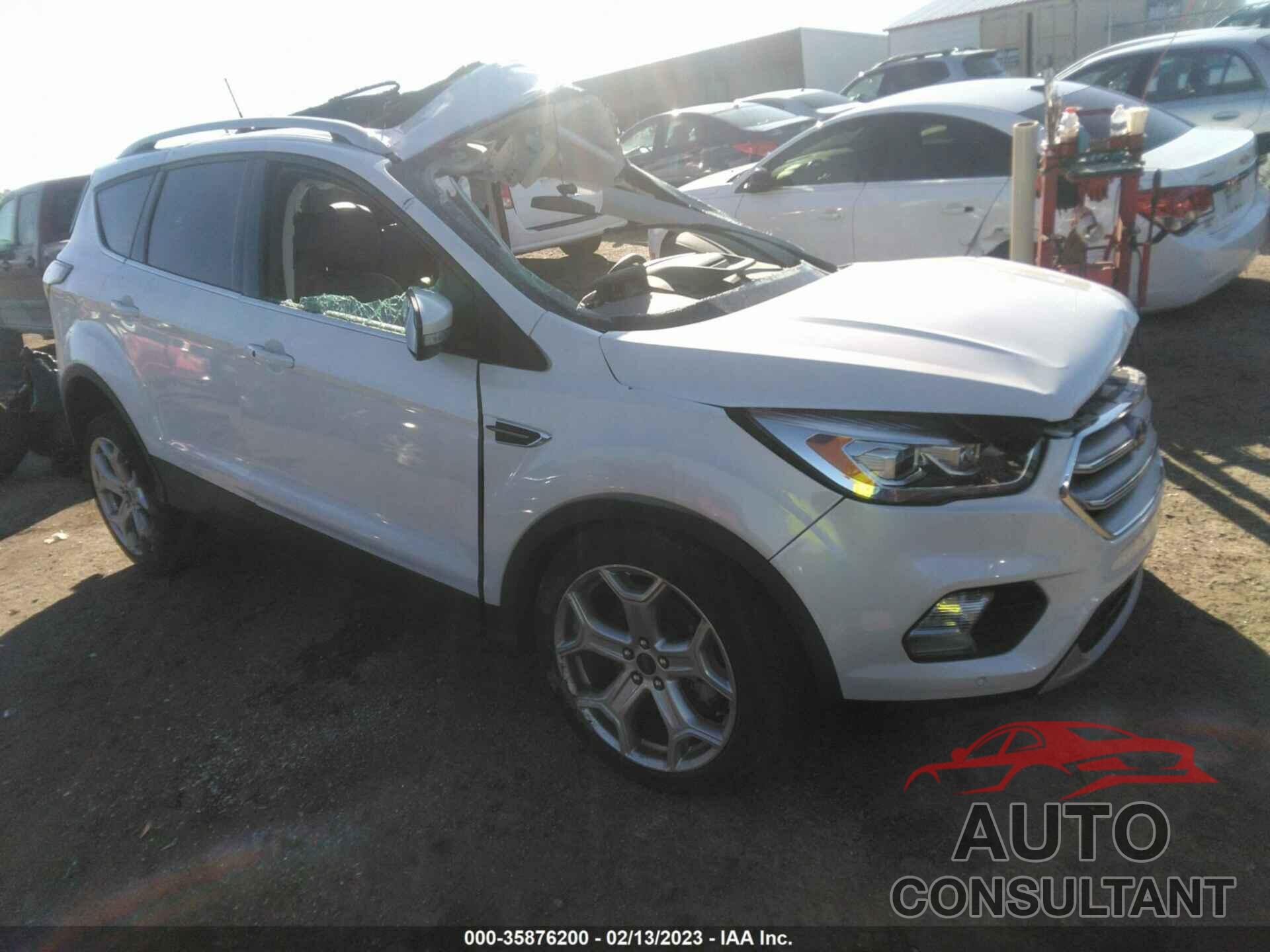 FORD ESCAPE 2018 - 1FMCU9J97JUC44639