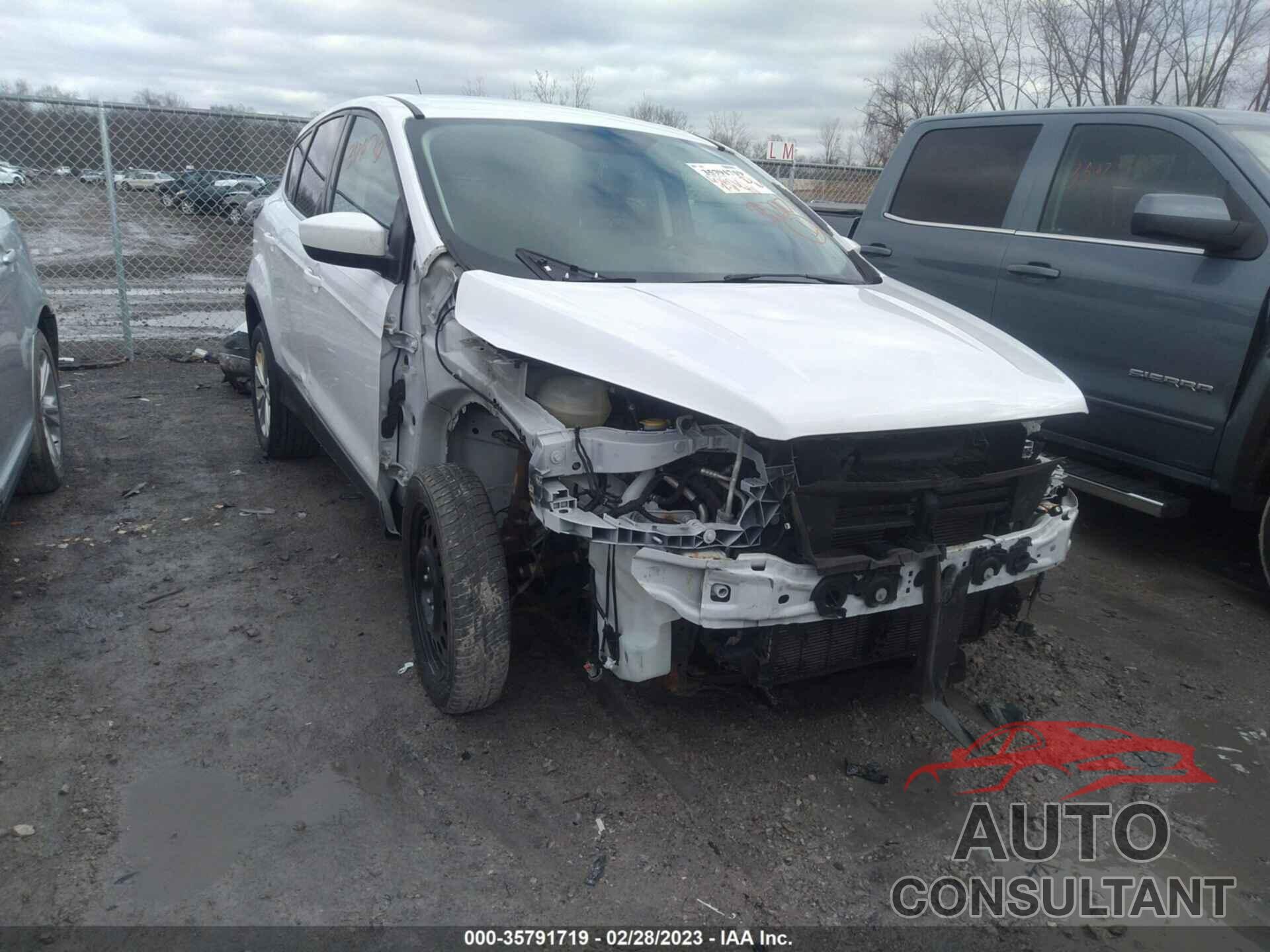 FORD ESCAPE 2017 - 1FMCU9GD8HUE67696