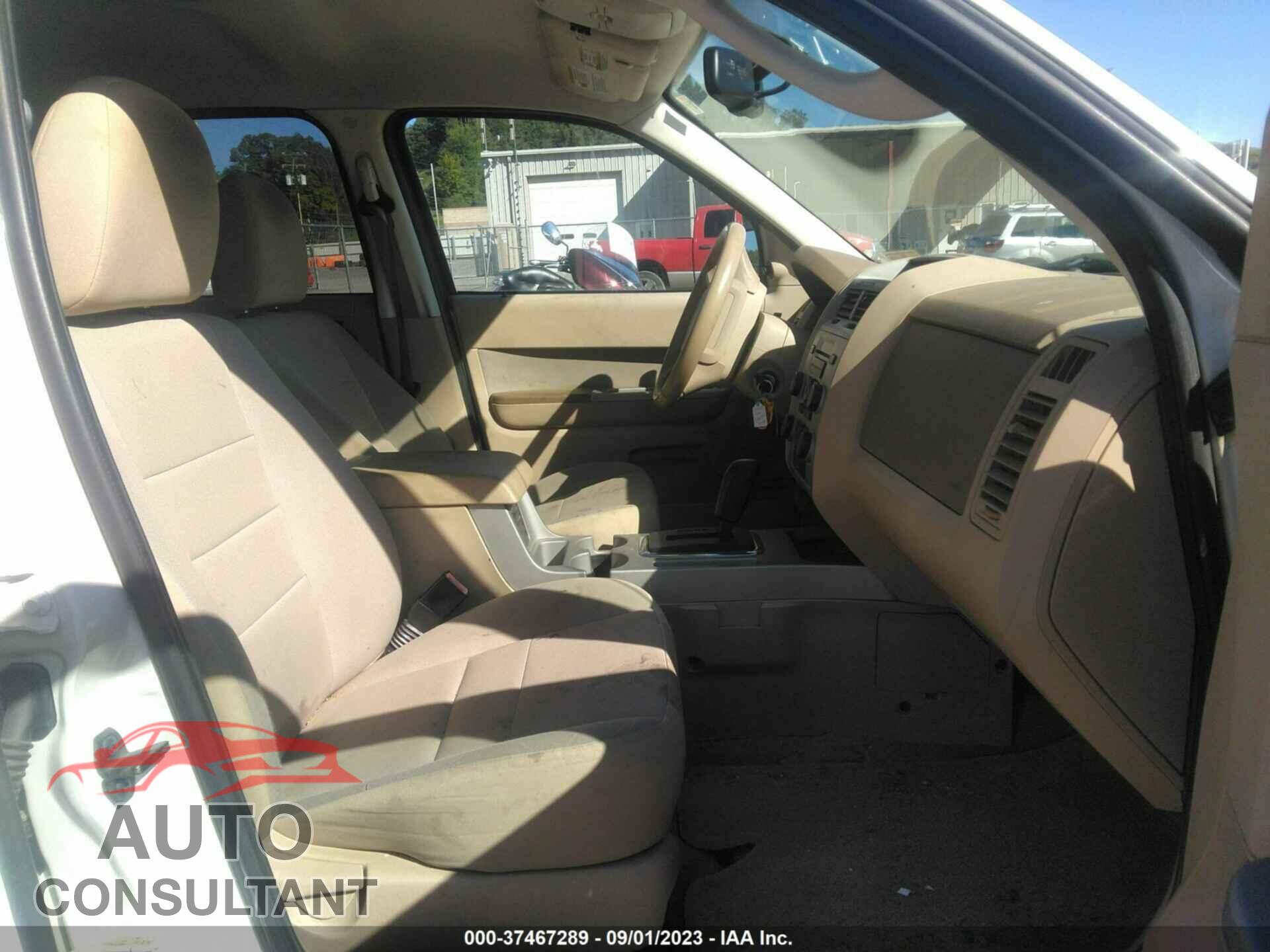 FORD ESCAPE 2011 - 1FMCU9D79BKA93682