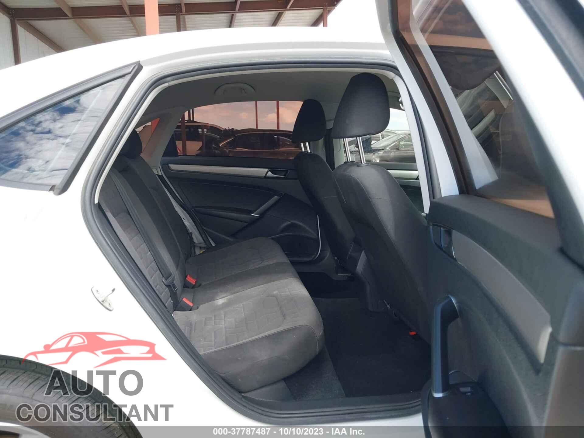 VOLKSWAGEN PASSAT 2021 - 1VWAA7A33MC005102