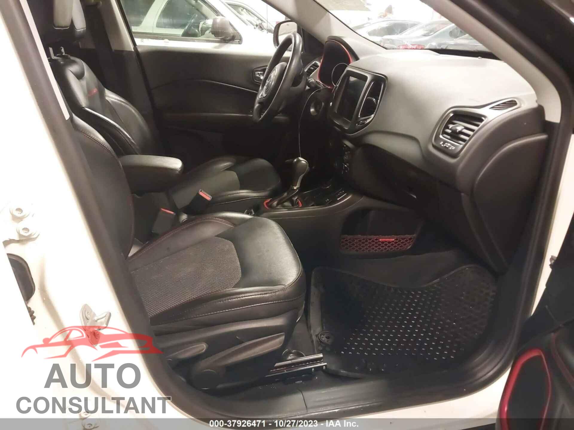 JEEP COMPASS 2018 - 3C4NJDDB7JT357623