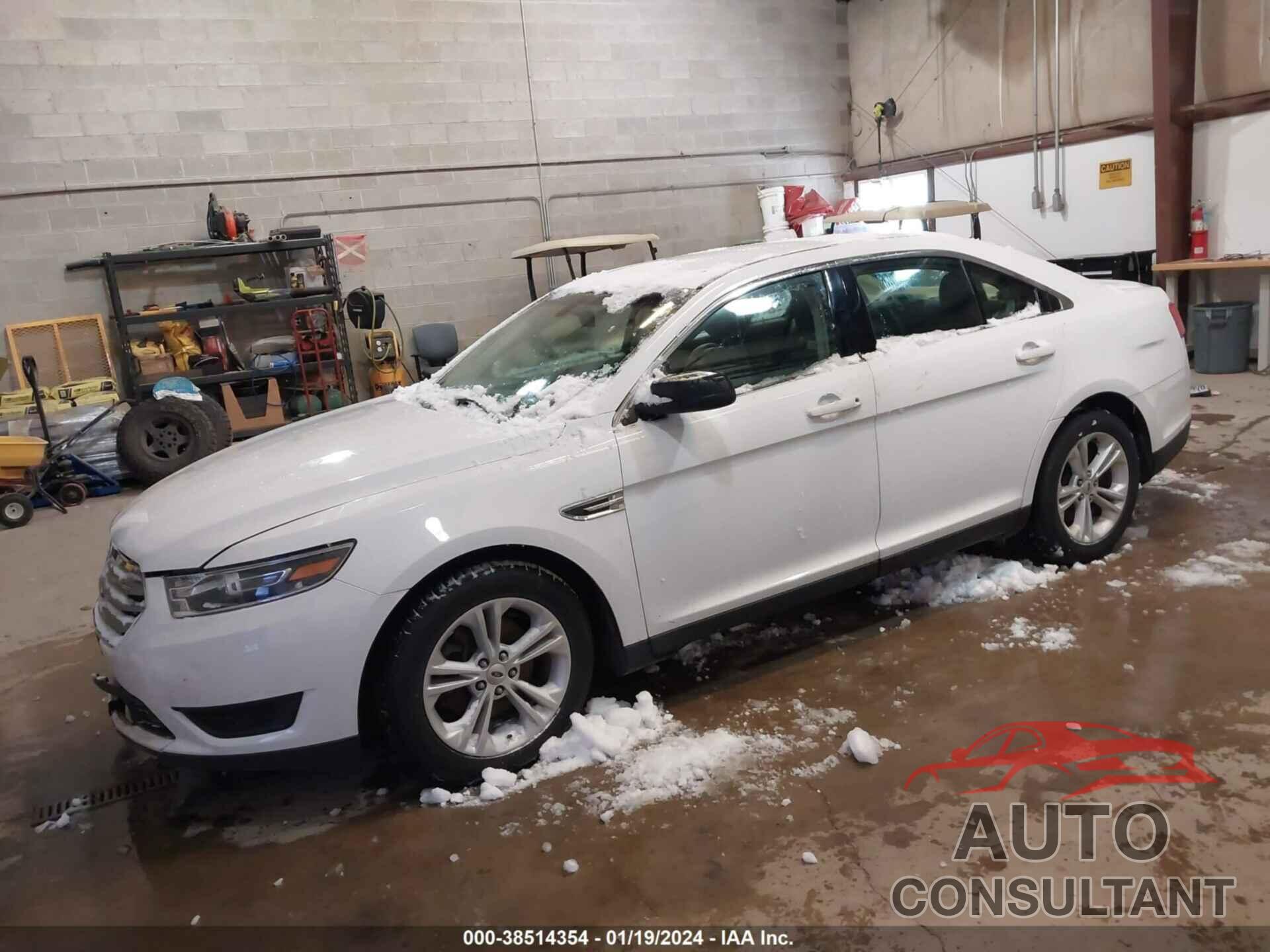 FORD TAURUS 2018 - 1FAHP2D89JG120100