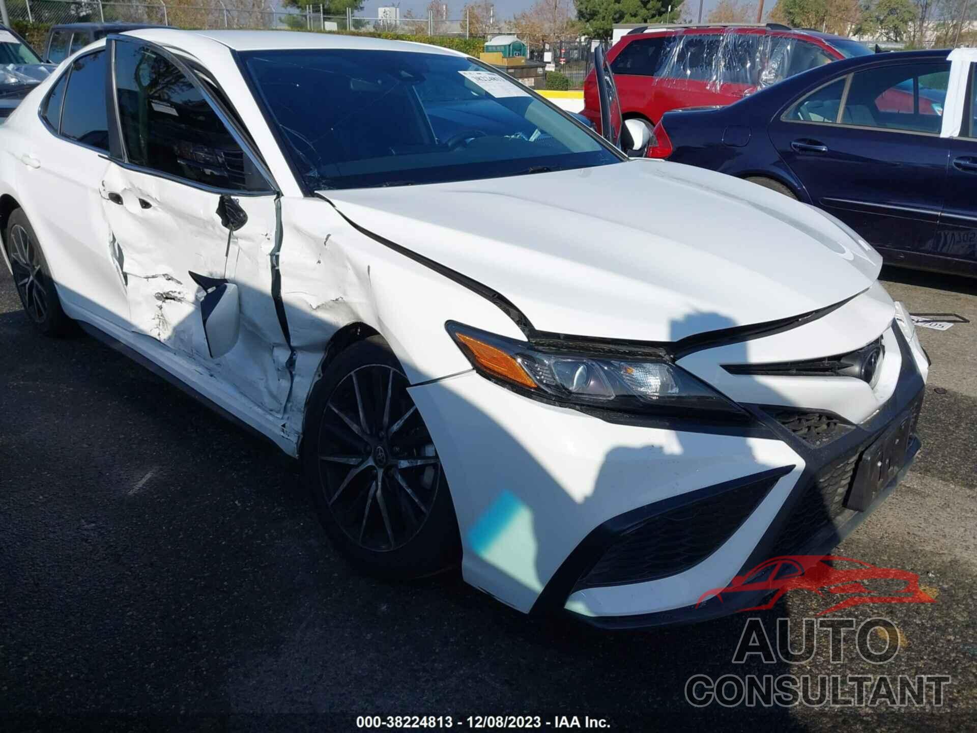 TOYOTA CAMRY 2021 - 4T1G11AK2MU582145