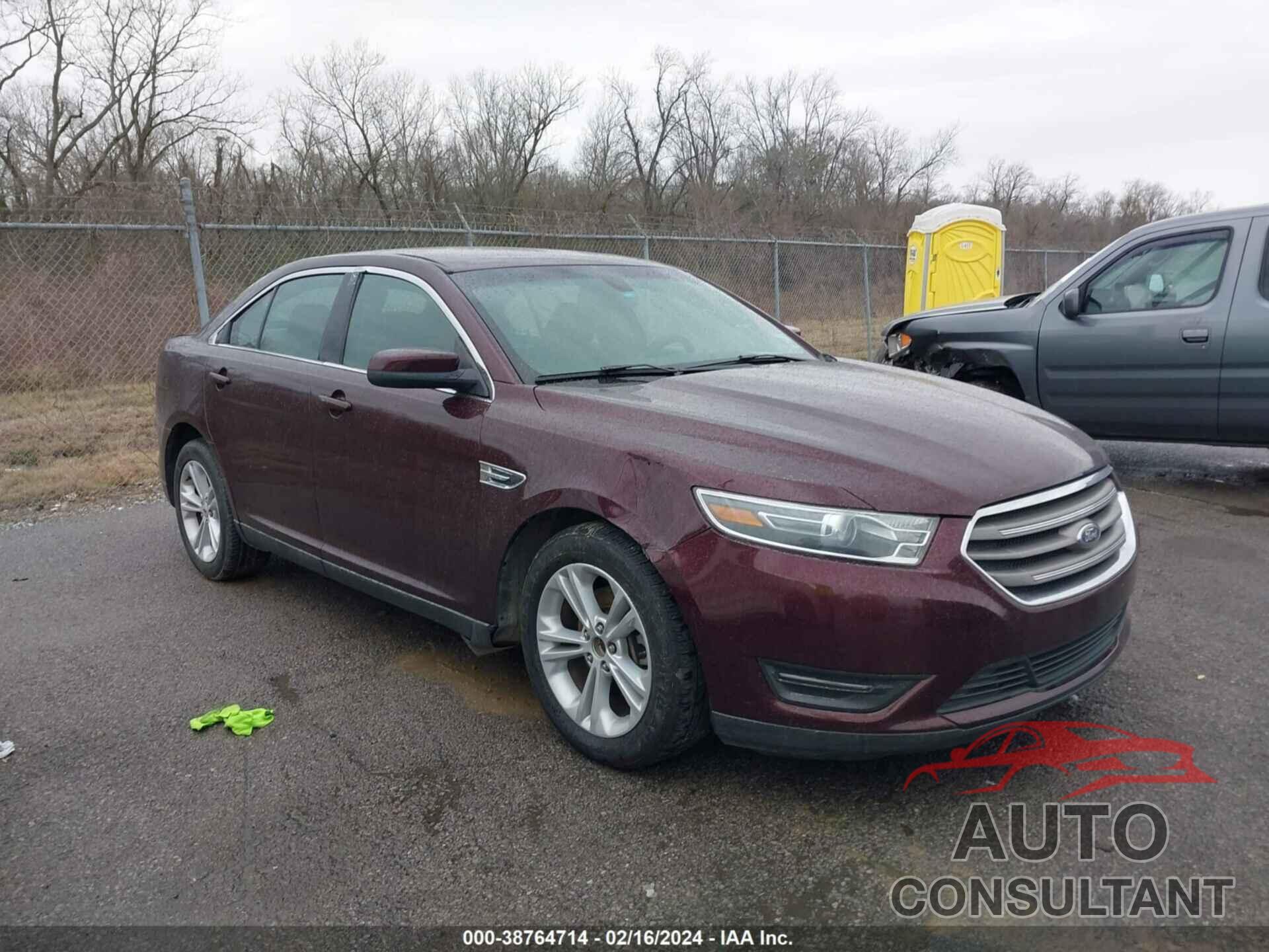 FORD TAURUS 2018 - 1FAHP2E84JG136705