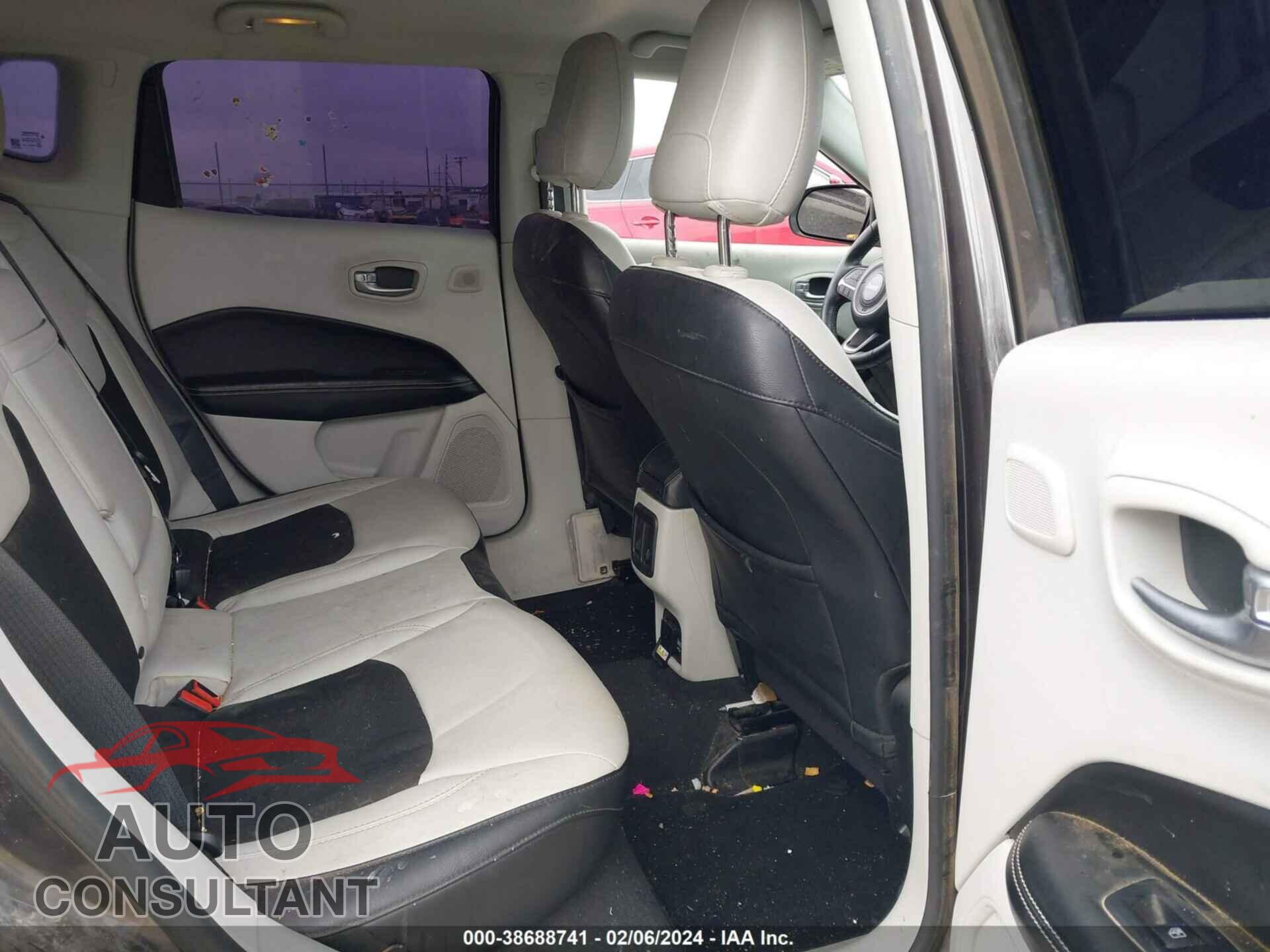 JEEP COMPASS 2018 - 3C4NJCBB2JT139845