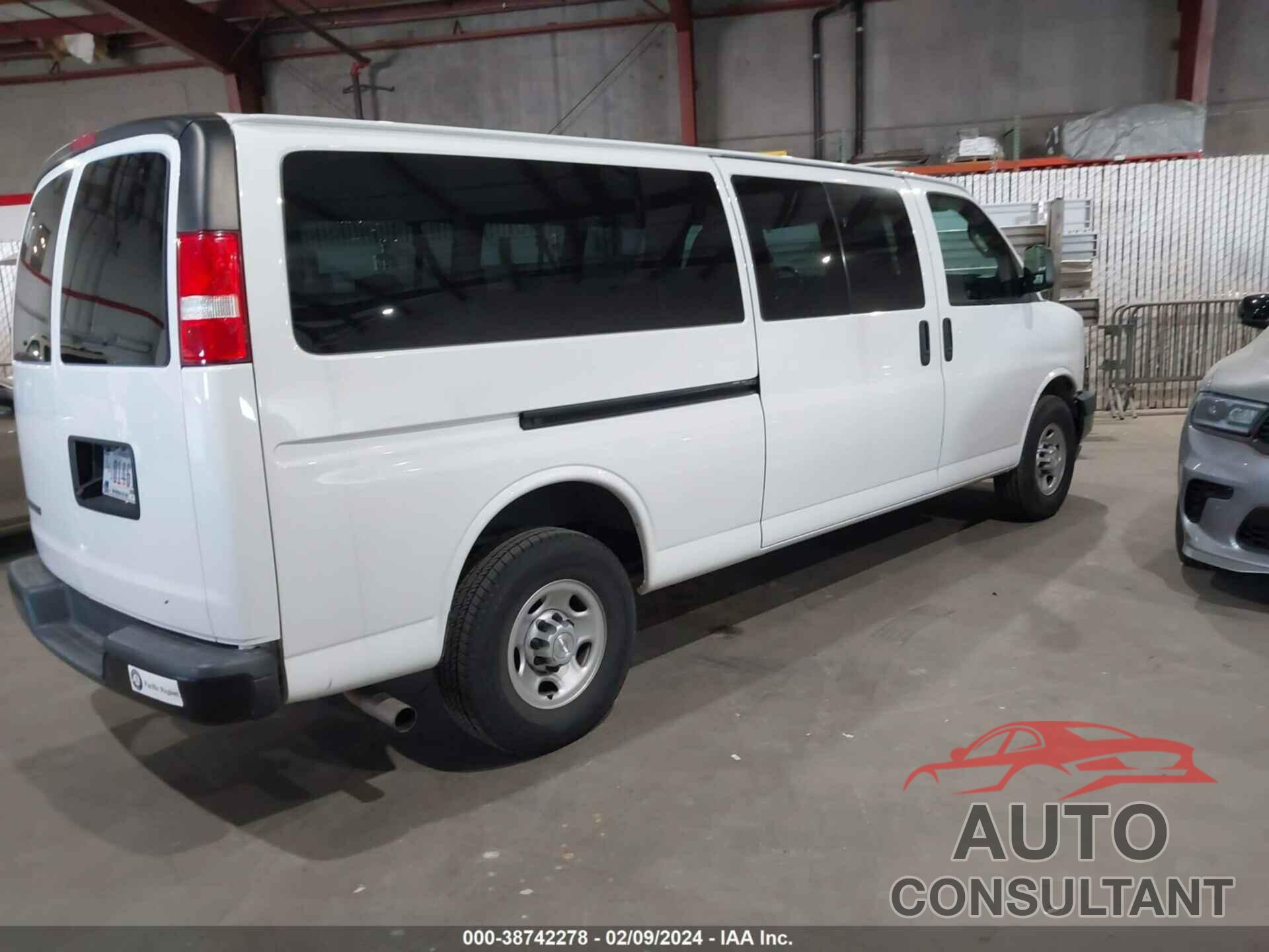 CHEVROLET EXPRESS 3500 2018 - 1GAZGNFG7J1275597