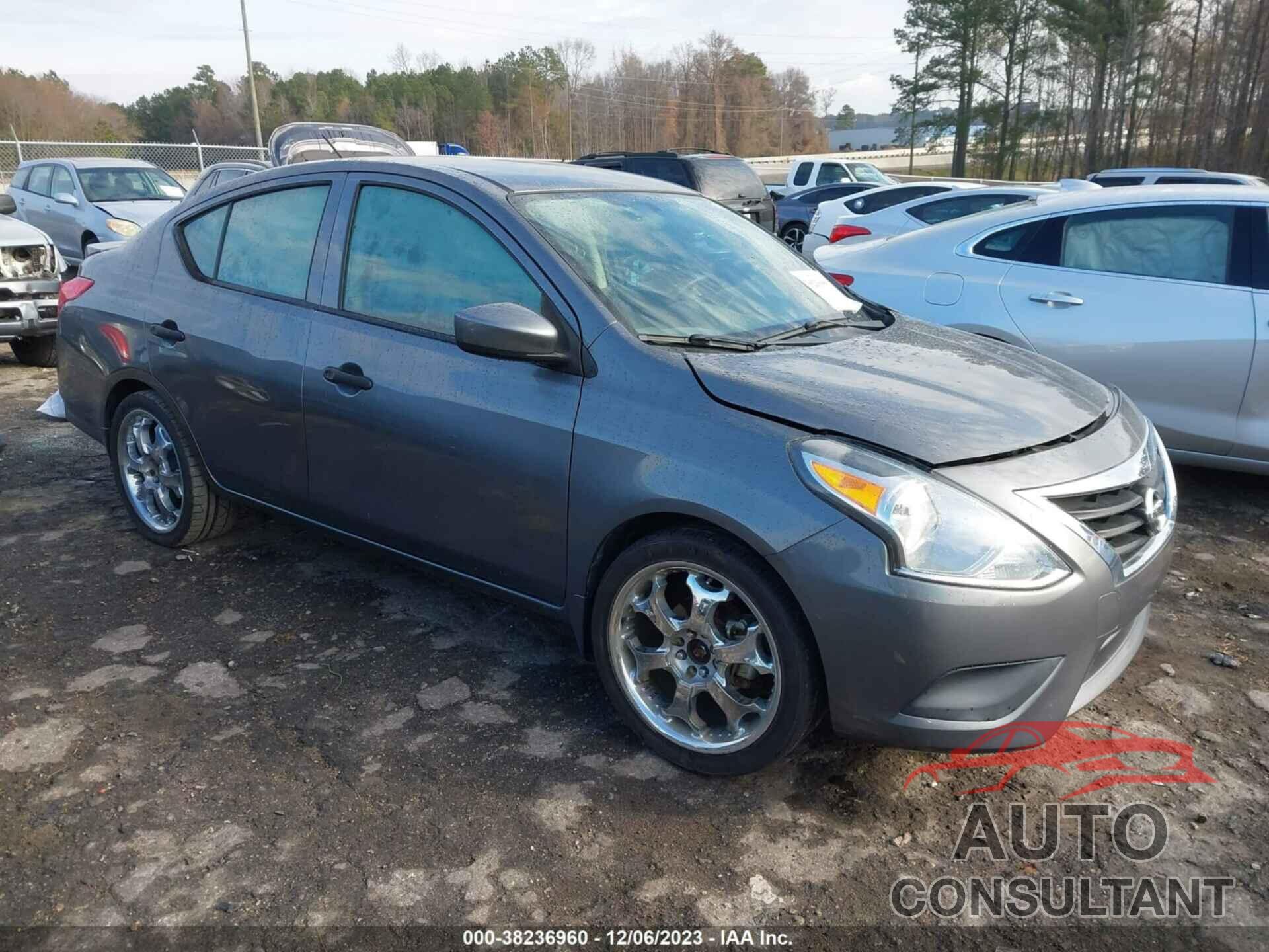 NISSAN VERSA 2018 - 3N1CN7AP5JL888304