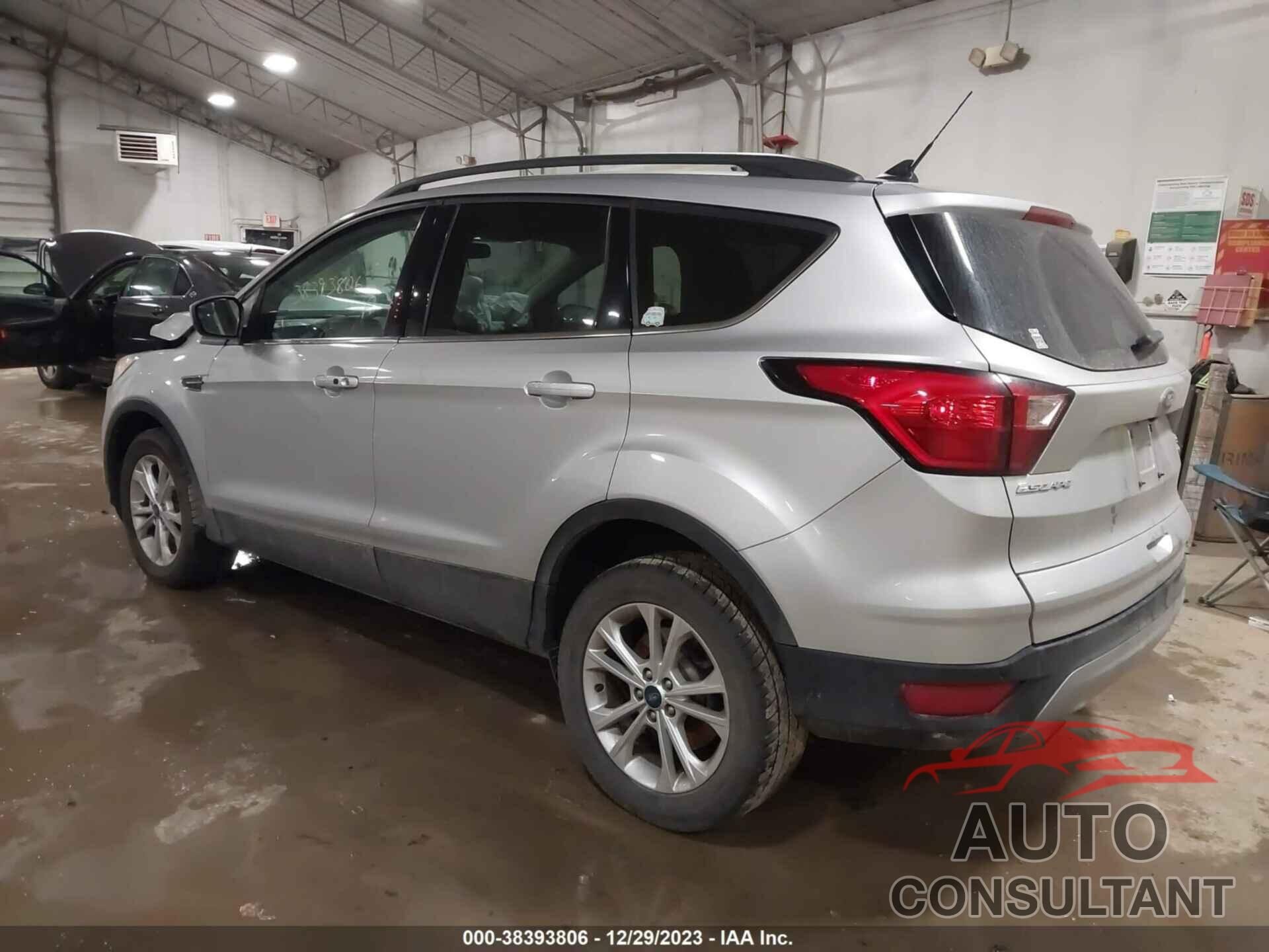 FORD ESCAPE 2019 - 1FMCU9HD4KUA76292