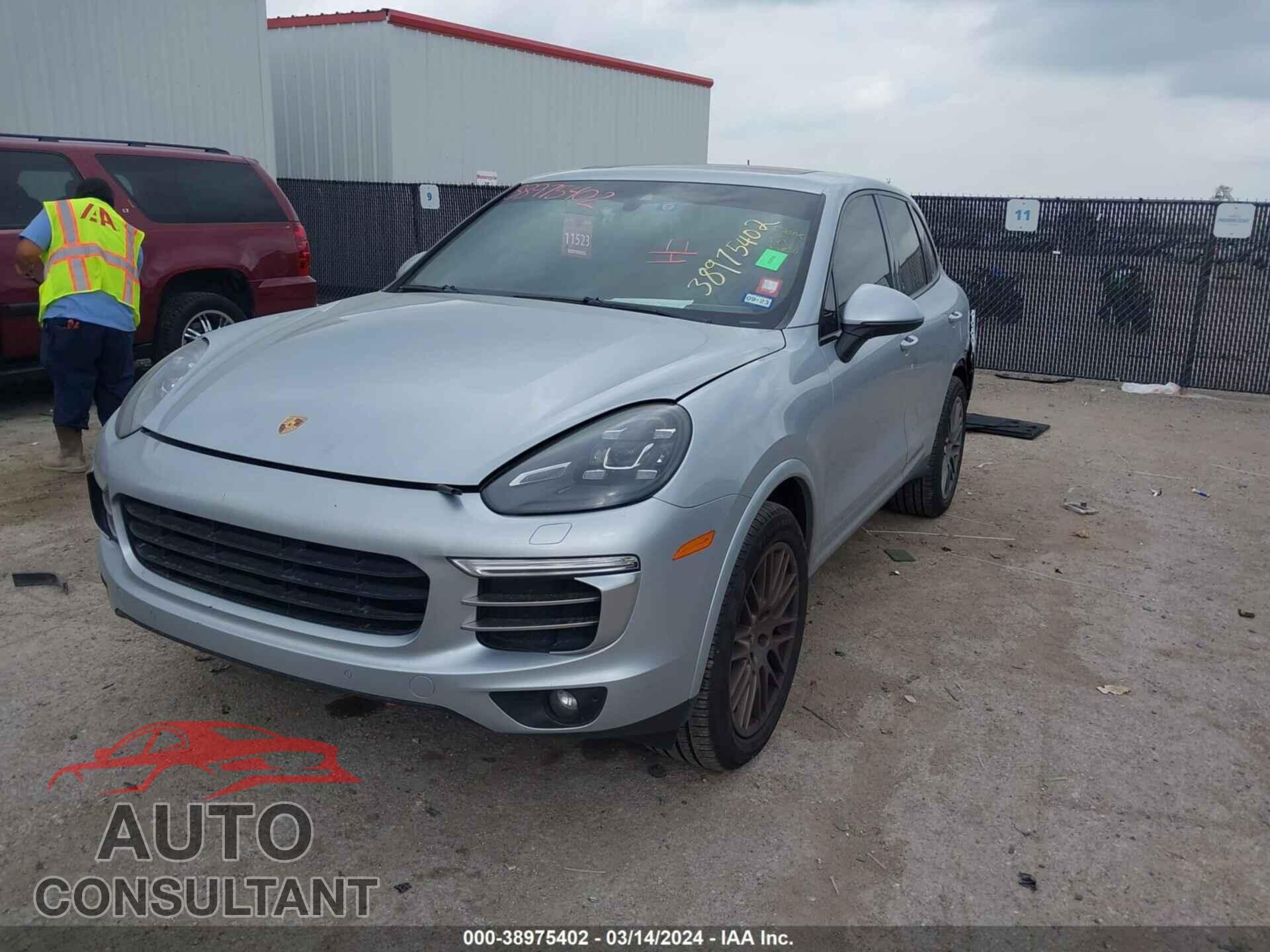PORSCHE CAYENNE 2017 - WP1AA2A29HKA81513
