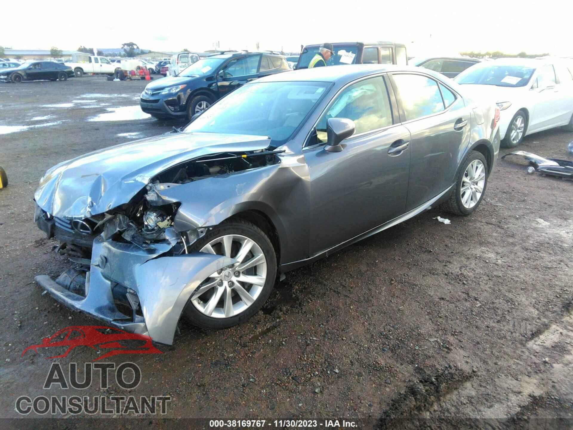 LEXUS IS 2016 - JTHBA1D21G5034855