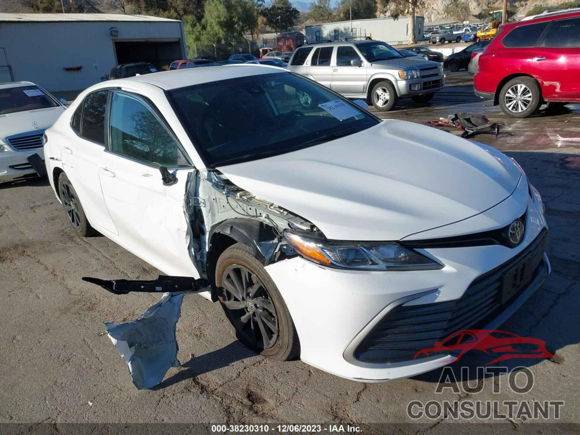 TOYOTA CAMRY 2022 - 4T1C11BK7NU061615