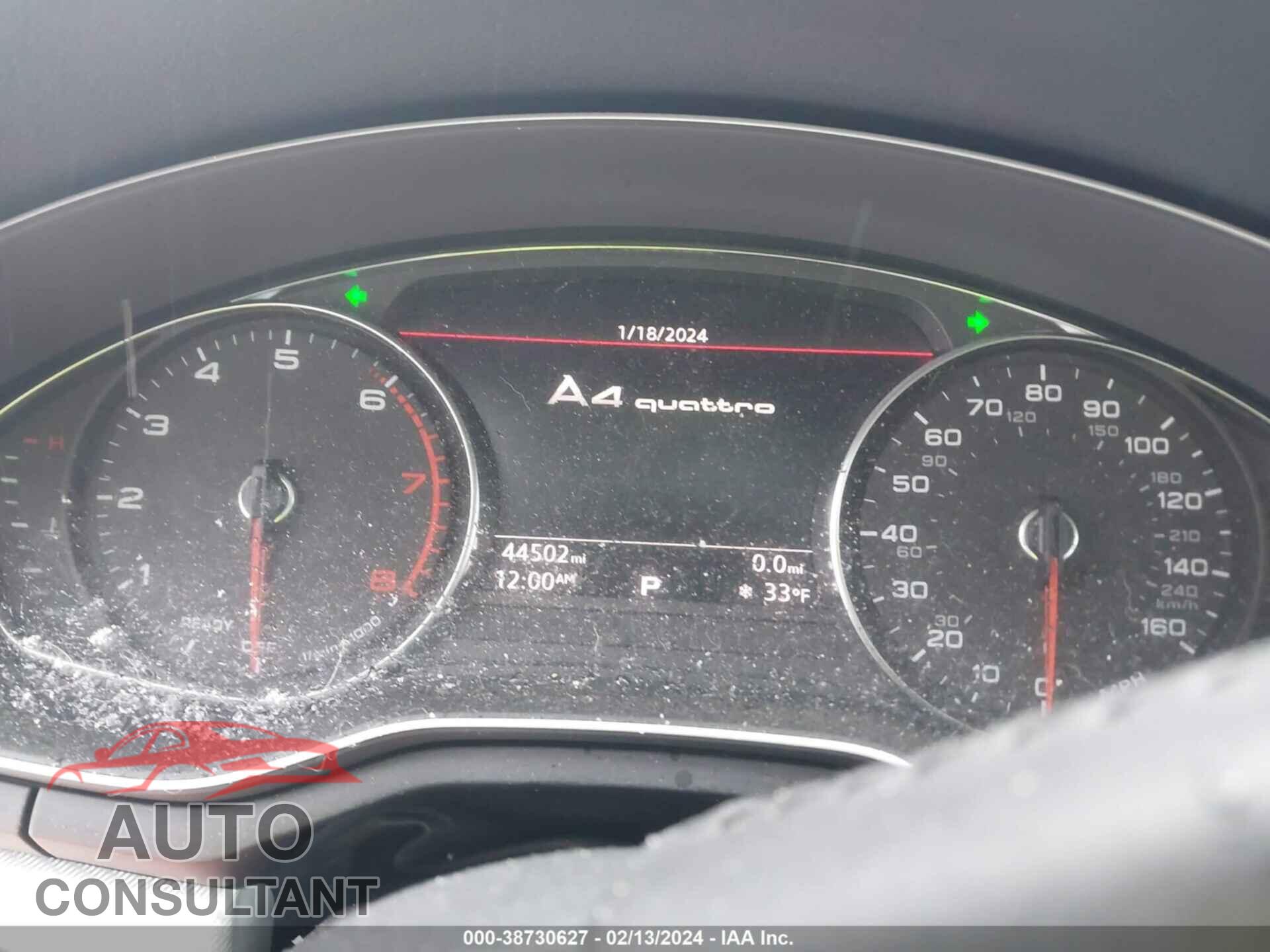 AUDI A4 2018 - WAUDNAF4XJA140665