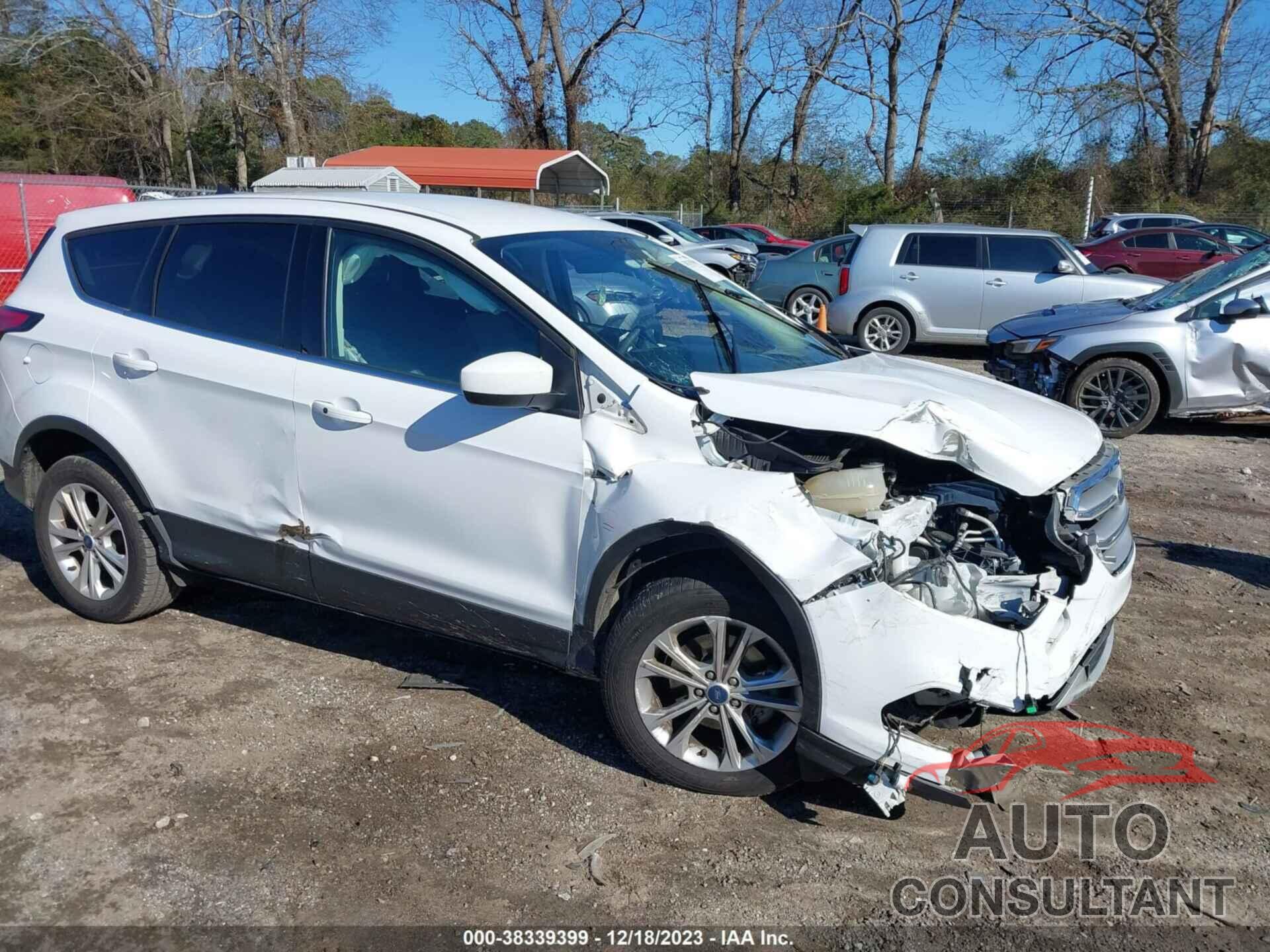 FORD ESCAPE 2019 - 1FMCU0GD6KUA10923