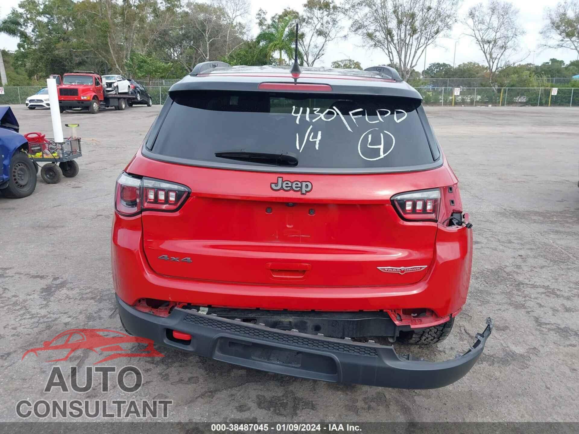 JEEP COMPASS 2018 - 3C4NJDDB2JT424130