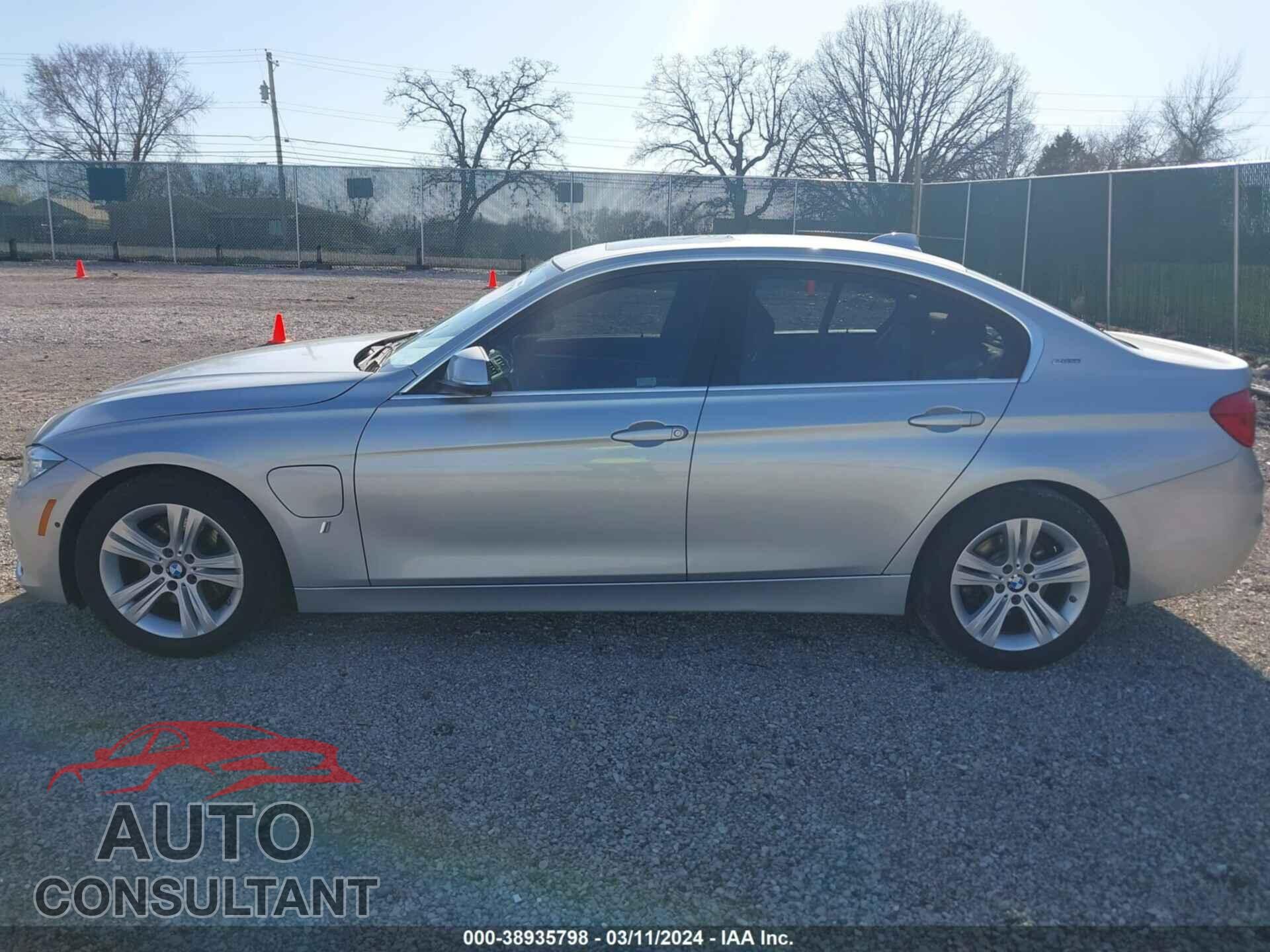 BMW 330E 2017 - WBA8E1C35HA156747