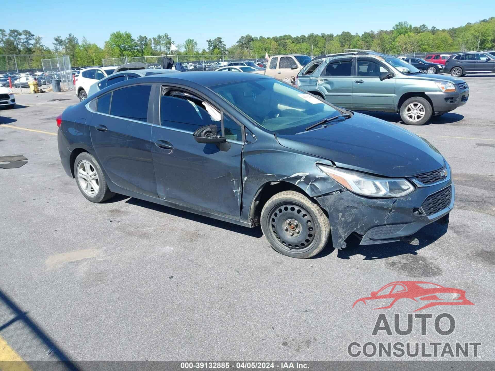 CHEVROLET CRUZE 2018 - 1G1BE5SM5J7217911