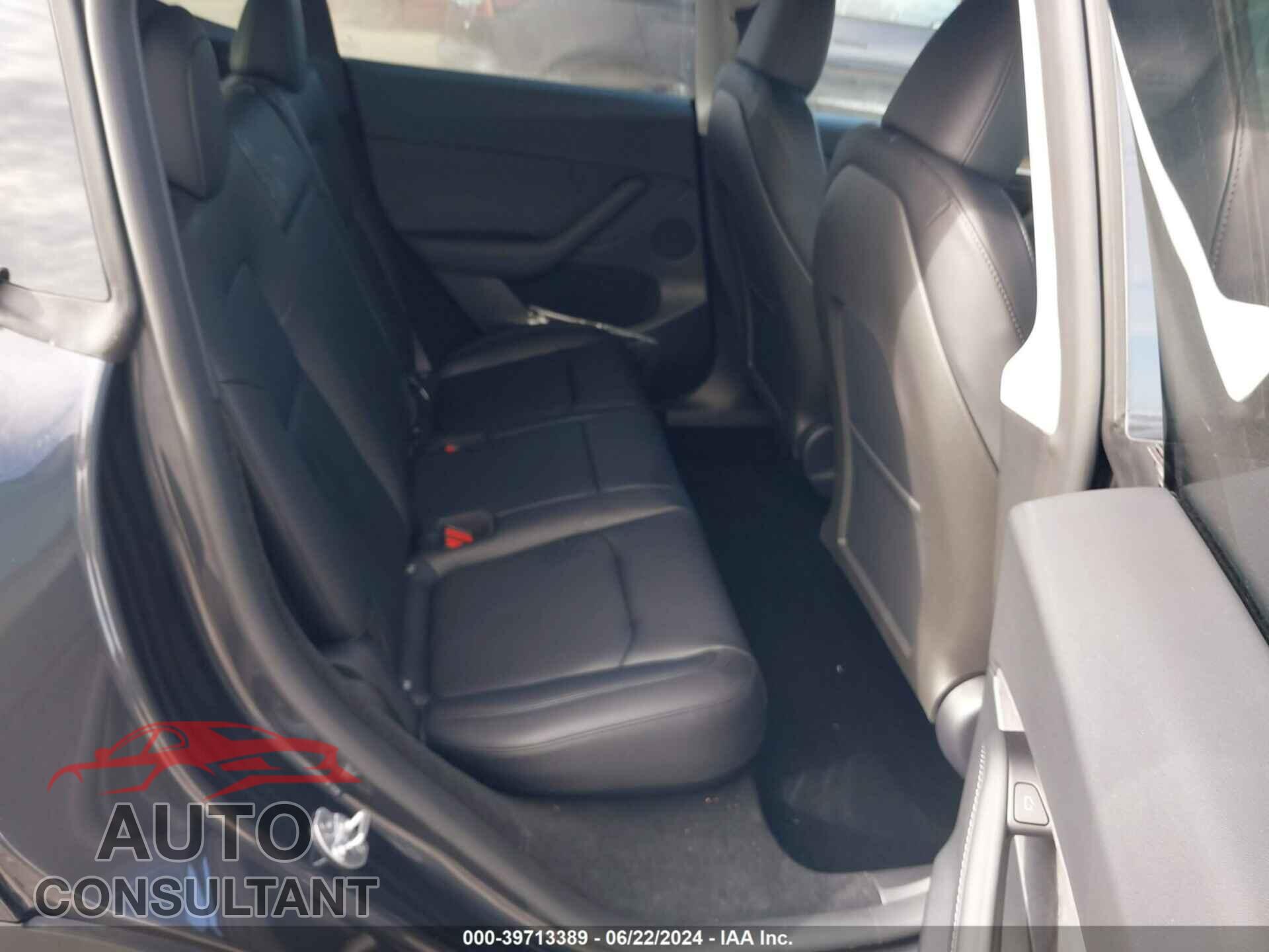 TESLA MODEL Y 2024 - 7SAYGDED8RF091327